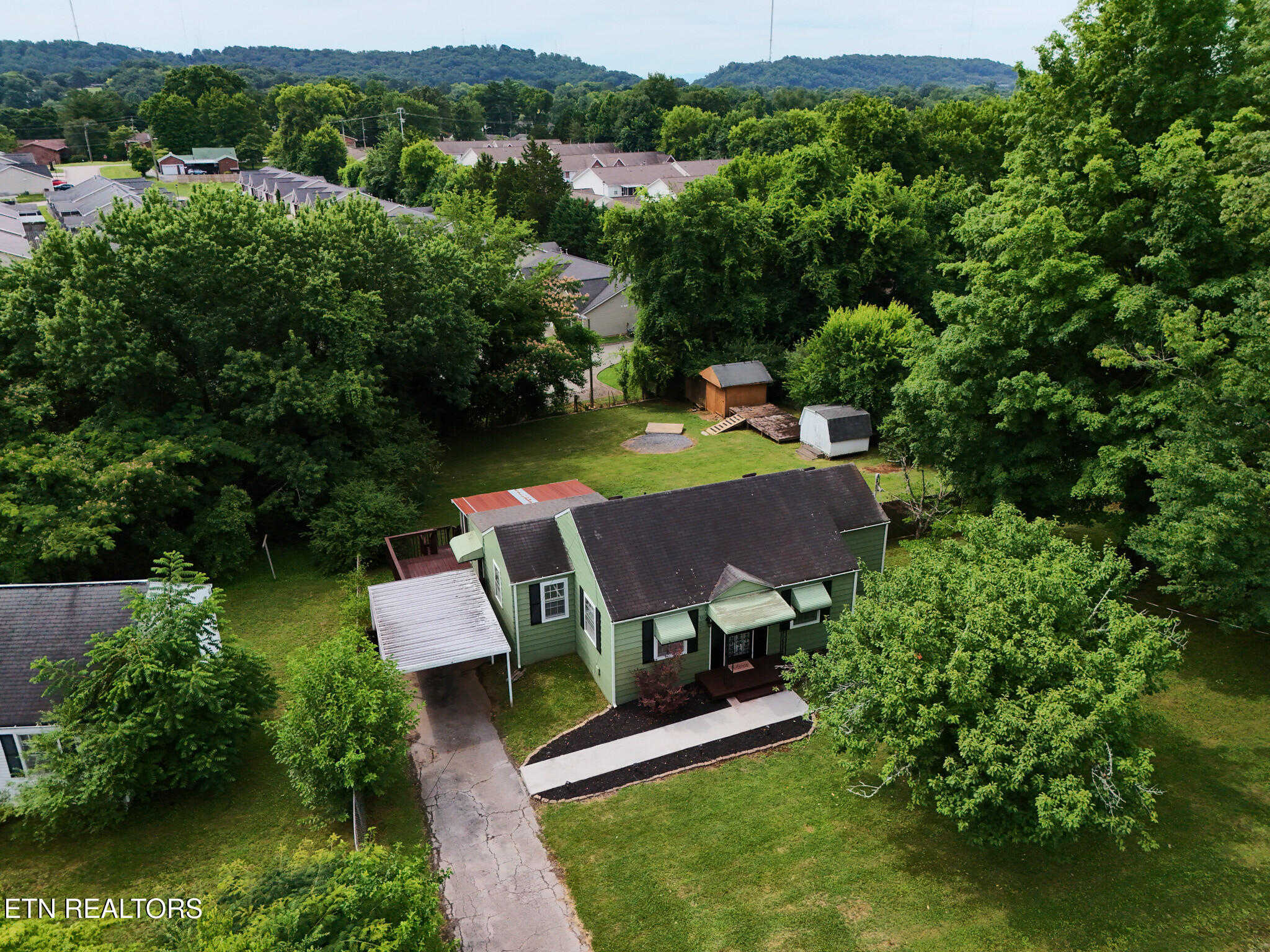 904 Henrietta Drive Knoxville TN 37912