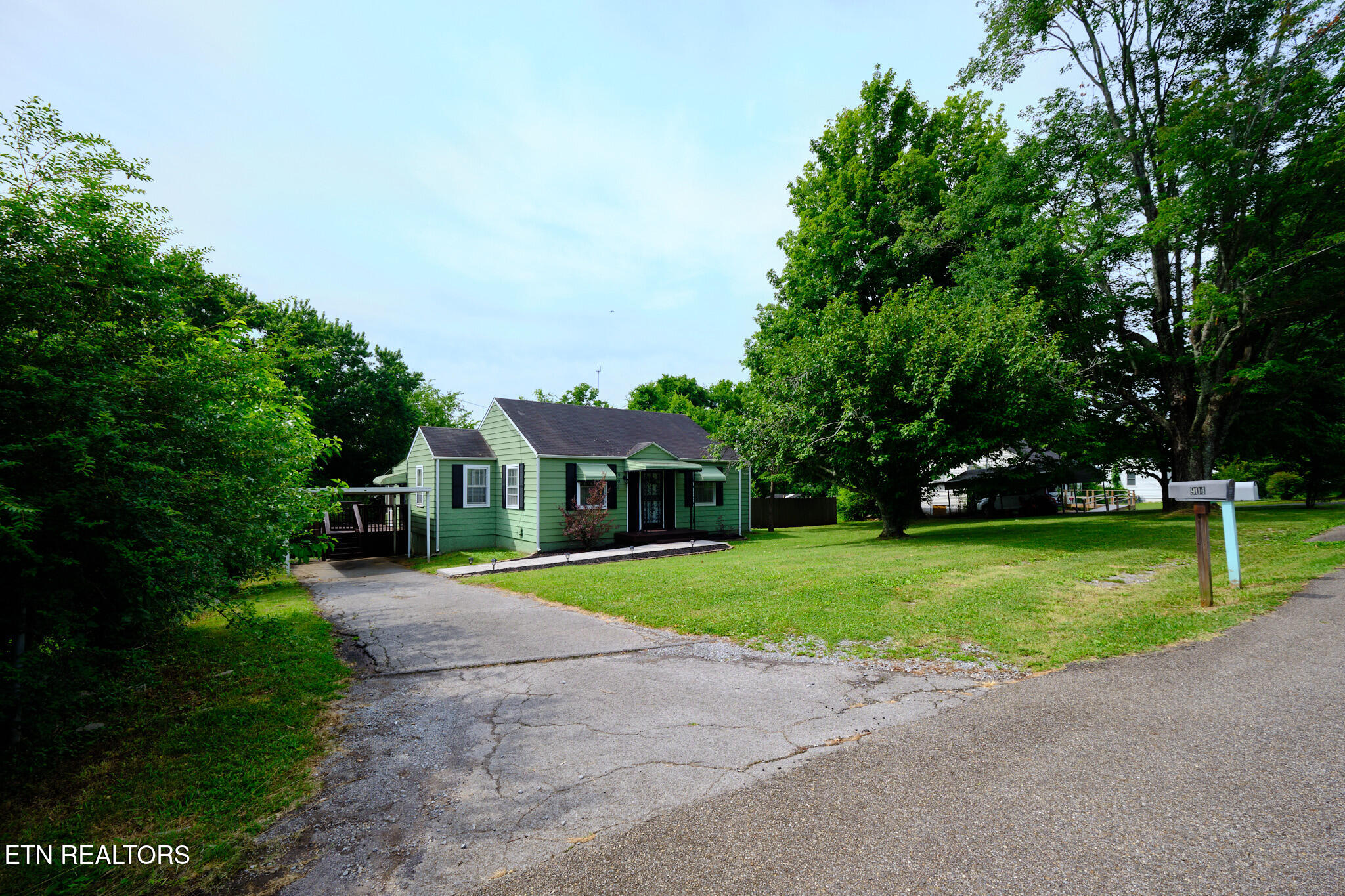 904 Henrietta Drive Knoxville TN 37912