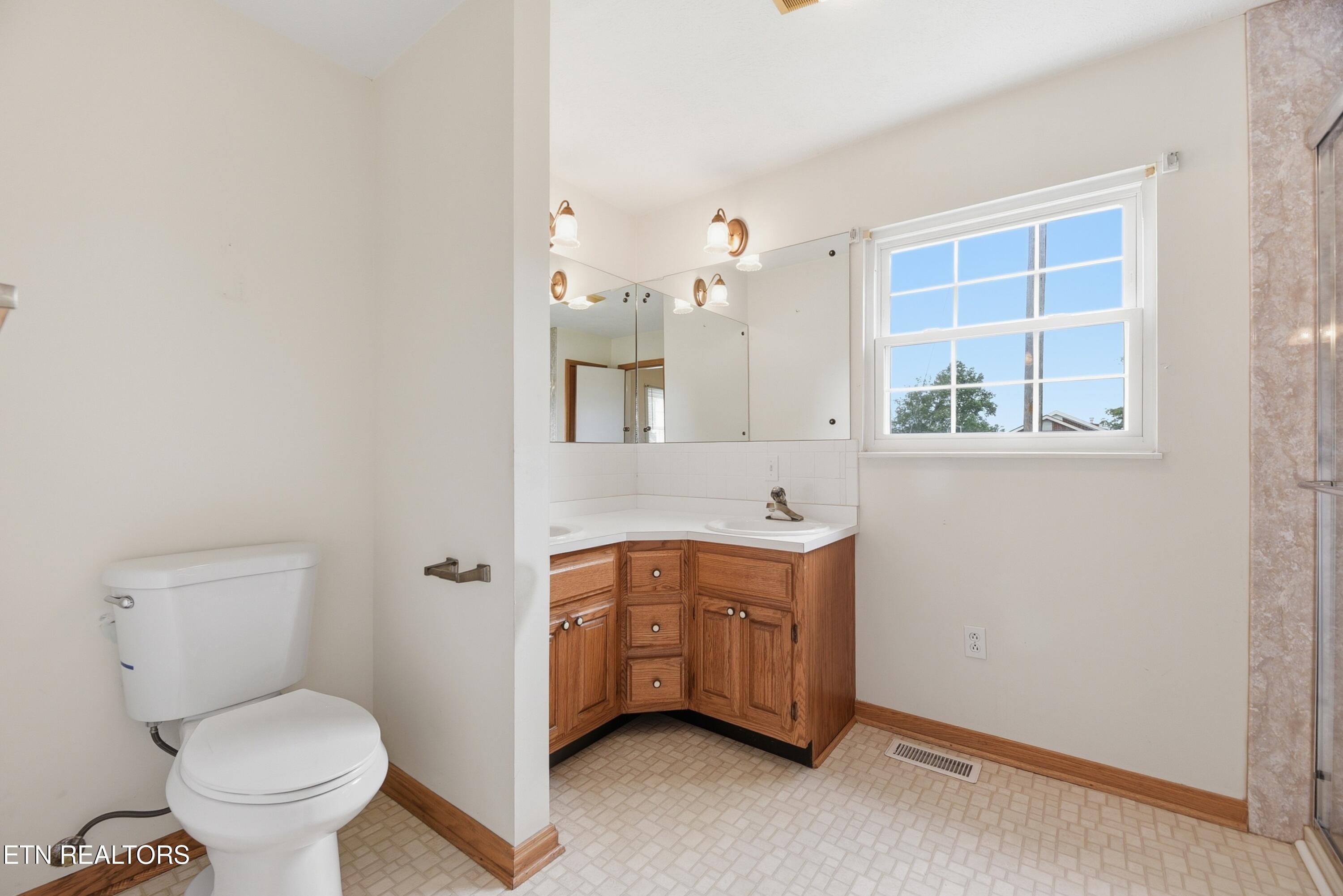 505 Ridgeview Drive Clinton TN 37716