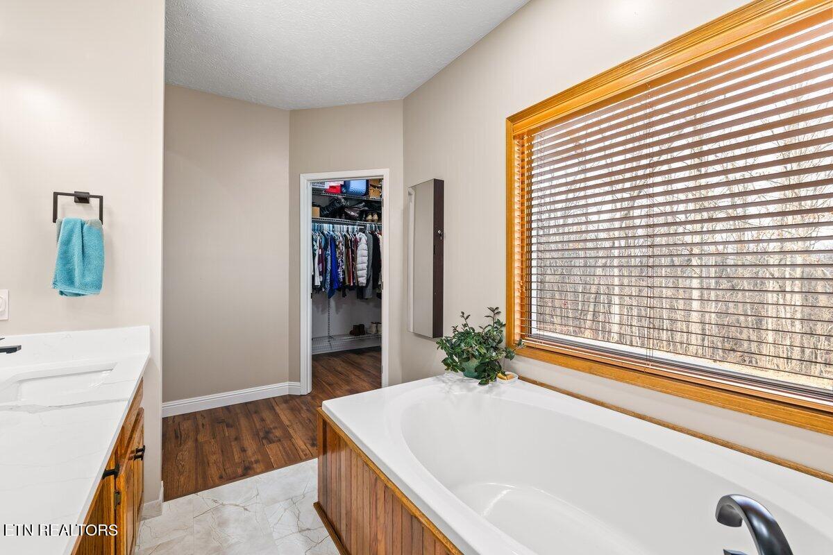286 Bobcat Trail Caryville TN 37714