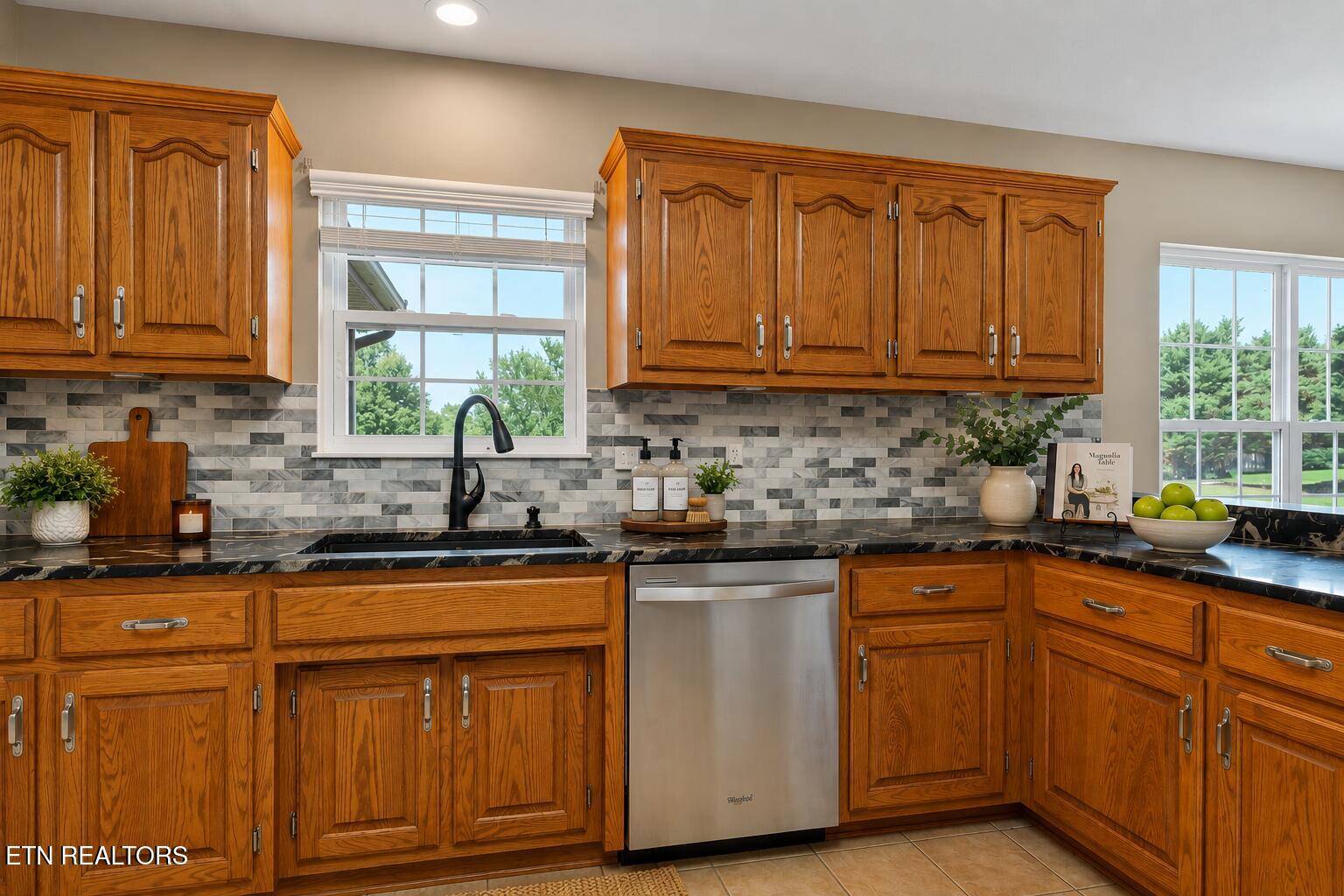 1130 Eloise West Road Greenback TN 37742