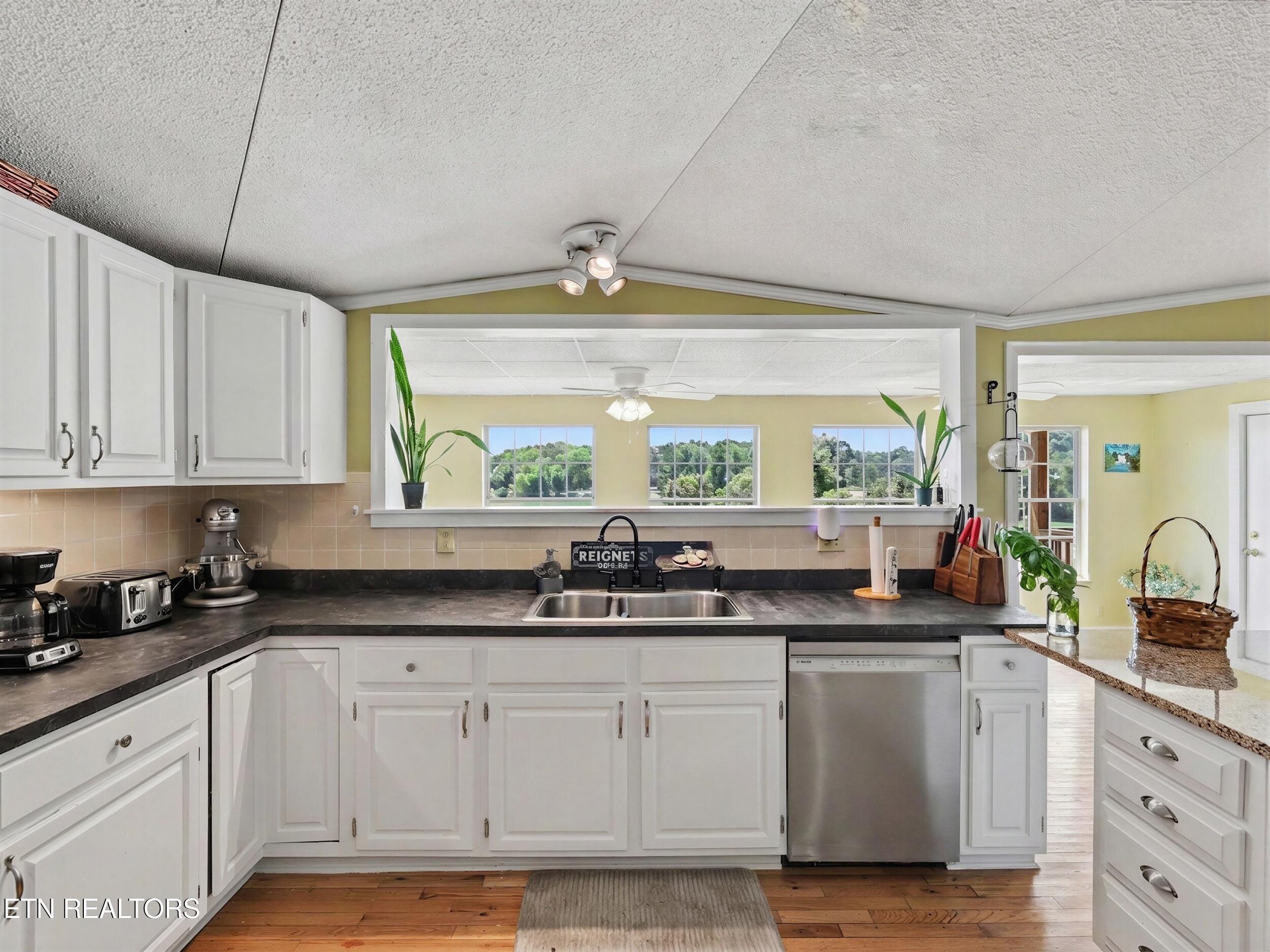 1682 Brookview Drive Dandridge TN 37725