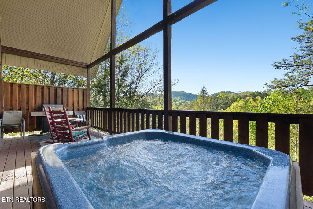 2011 Ridgecrest Loop Lane Sevierville TN 37876
