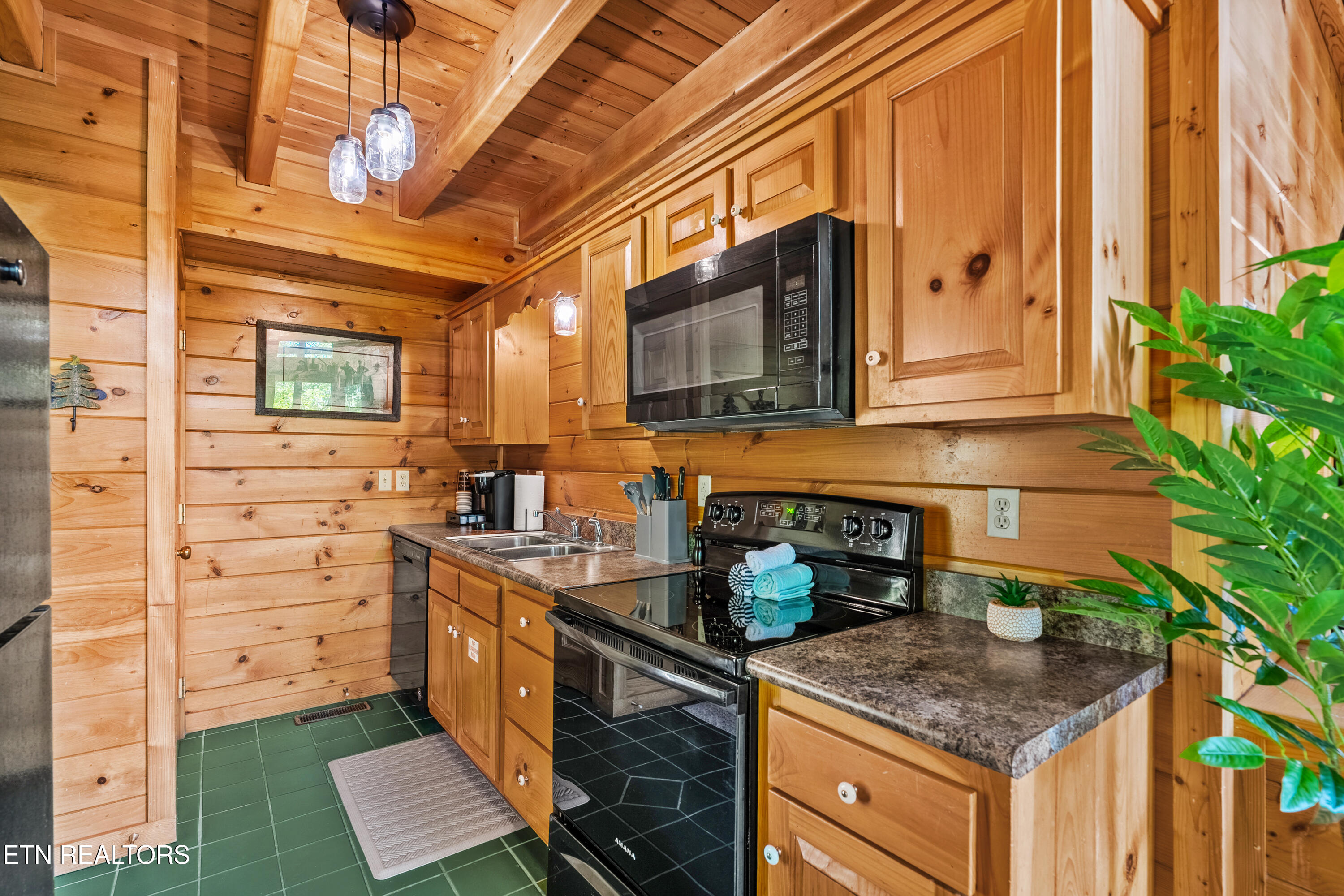 2011 Ridgecrest Loop Lane Sevierville TN 37876