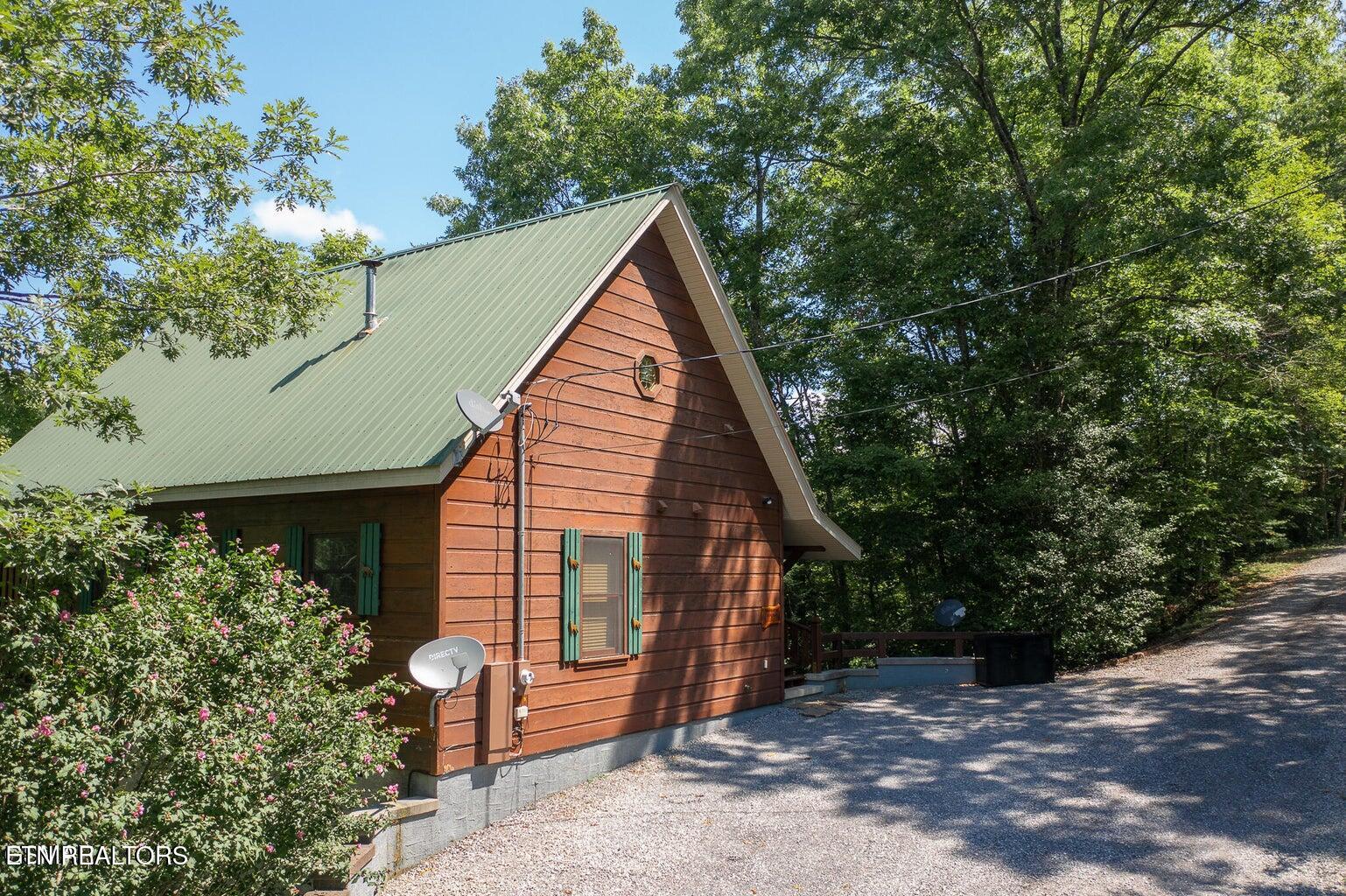 2011 Ridgecrest Loop Lane Sevierville TN 37876