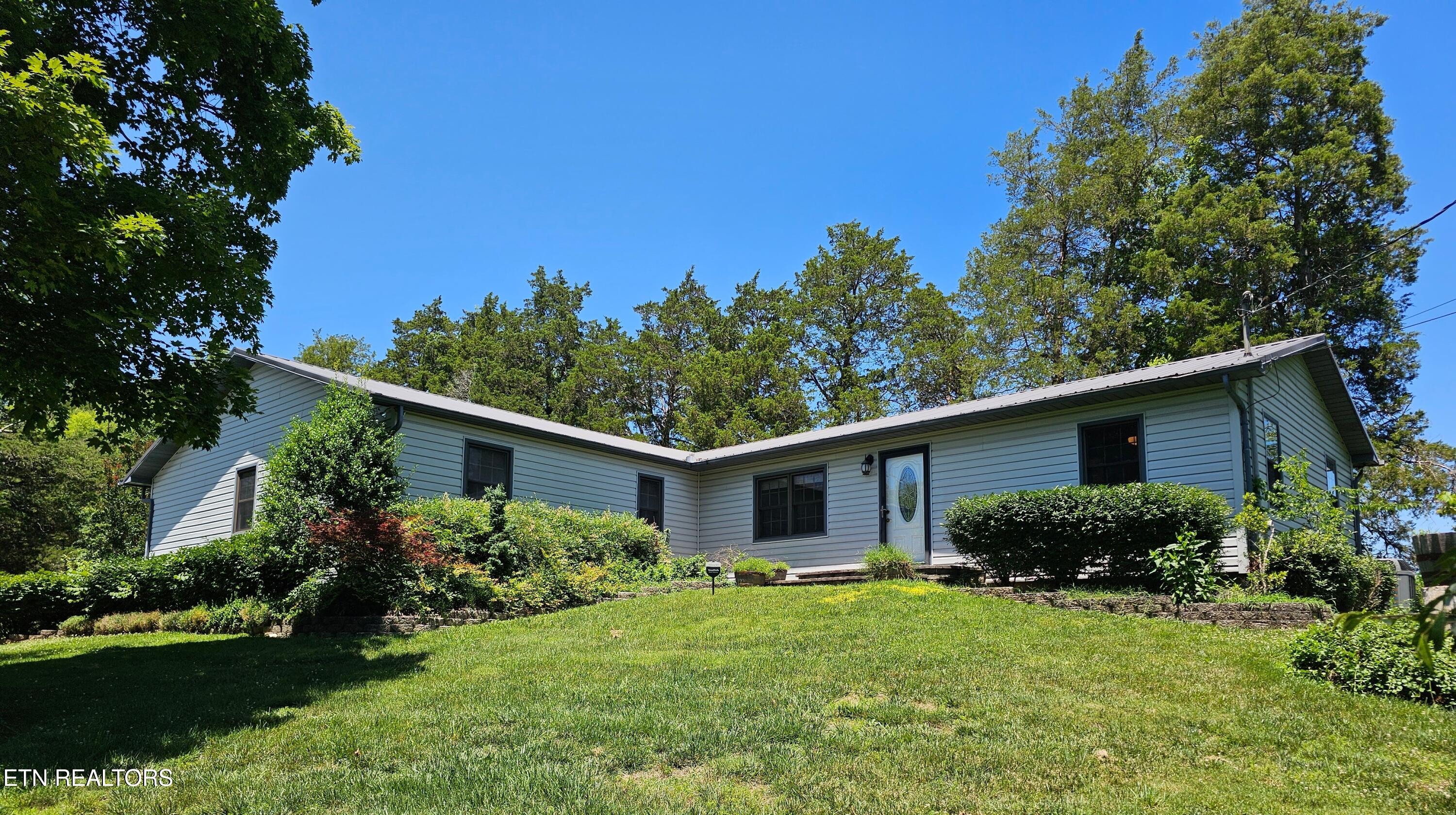 2140 Chapman Highway Sevierville TN 37876