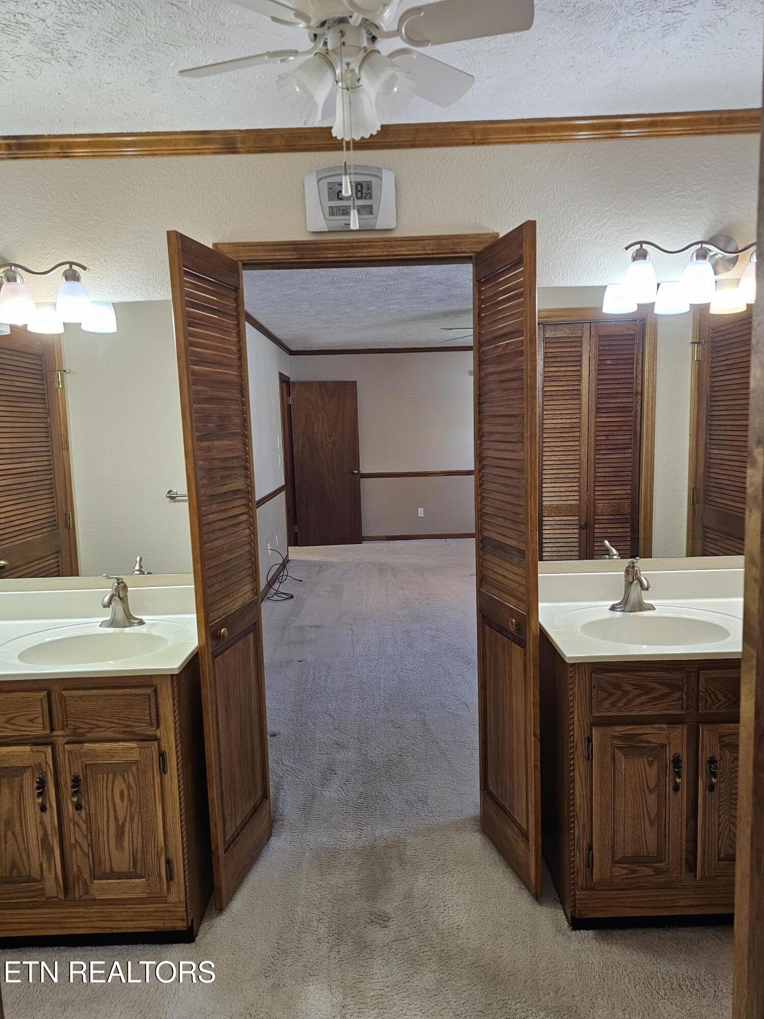2140 Chapman Highway Sevierville TN 37876