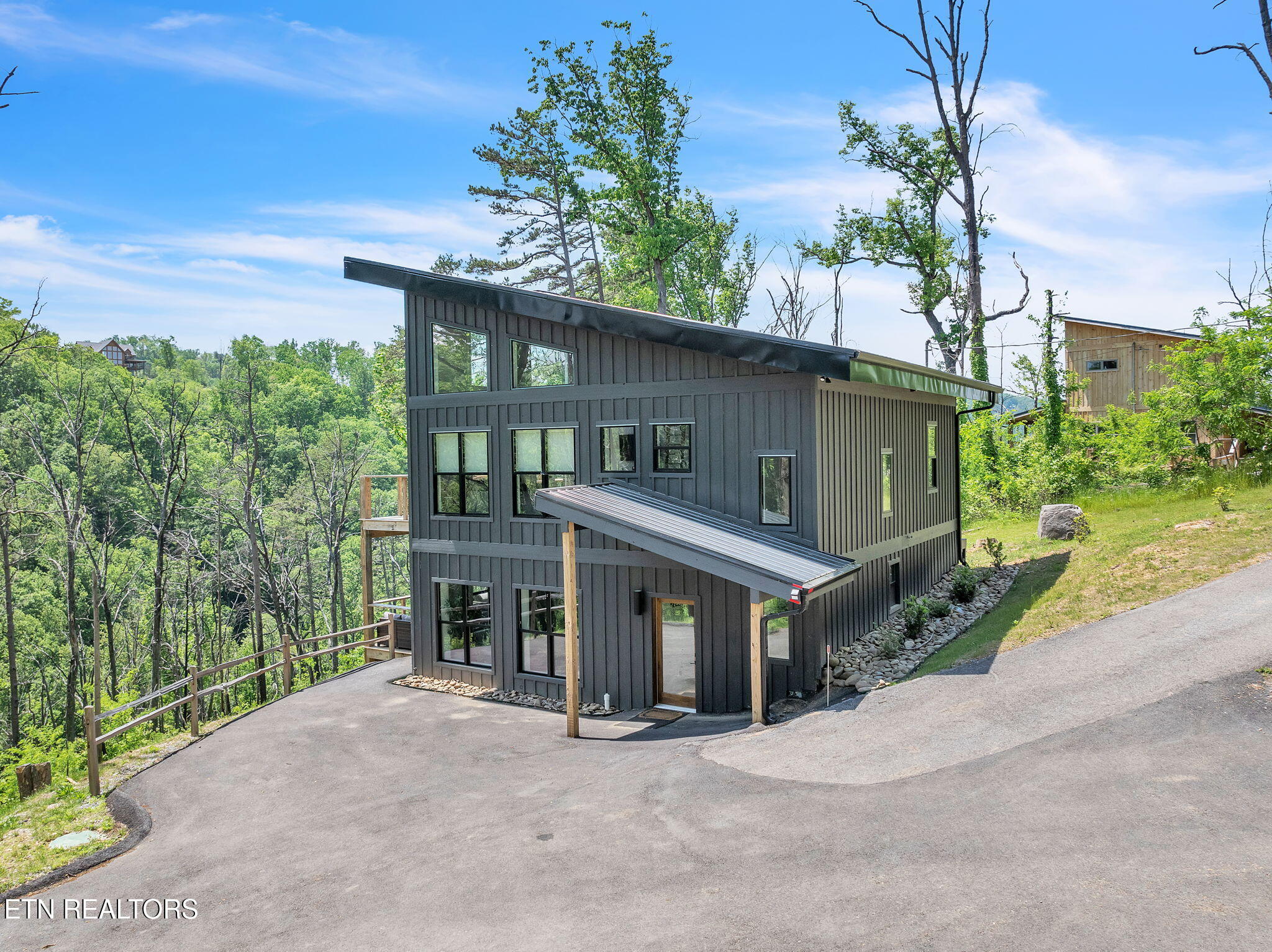 2216 Headrick Lead Sevierville TN 37862