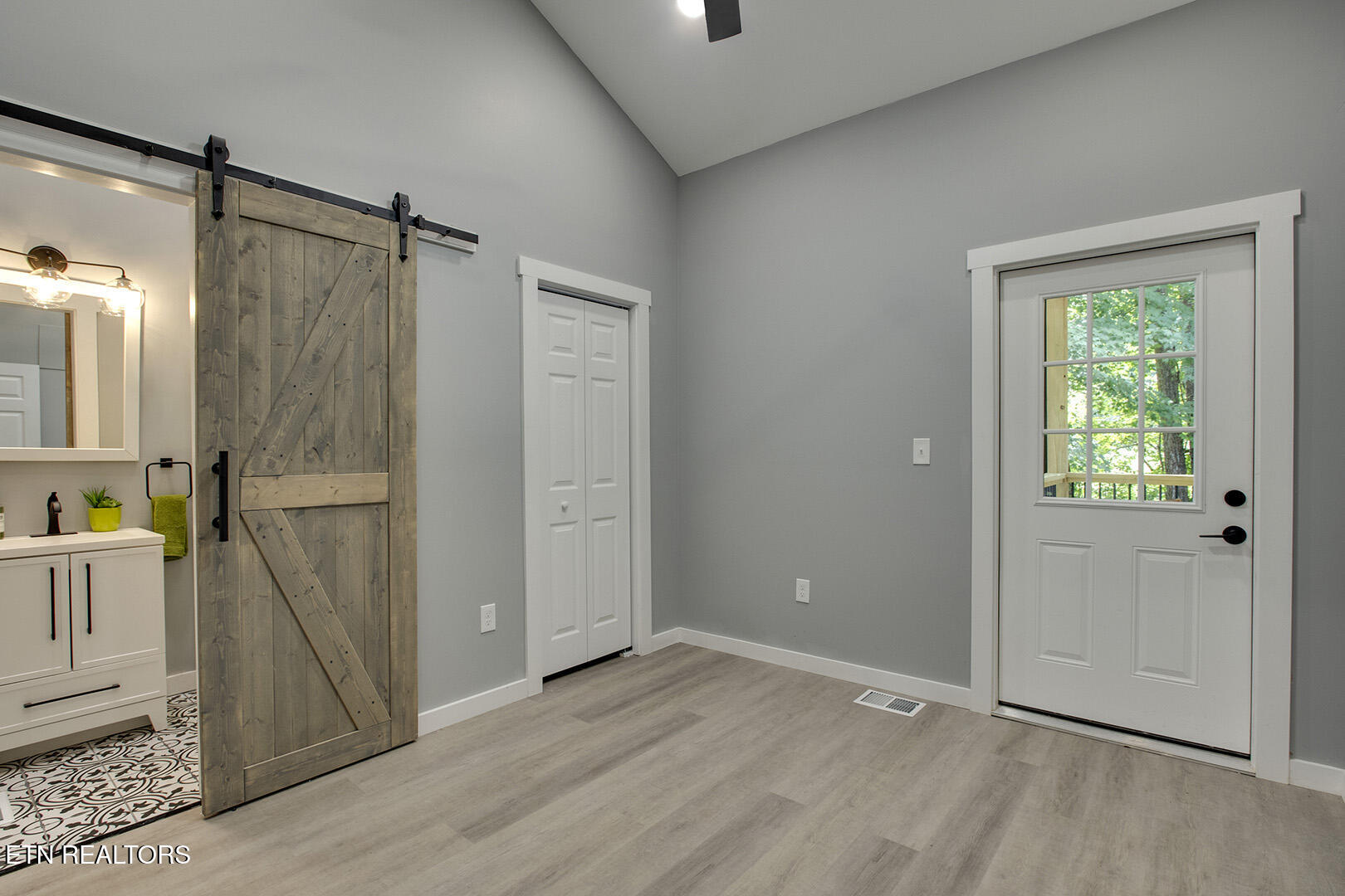 329 Old Emory Road Clinton TN 37716