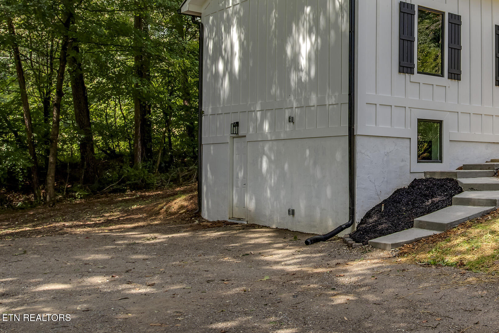 329 Old Emory Road Clinton TN 37716