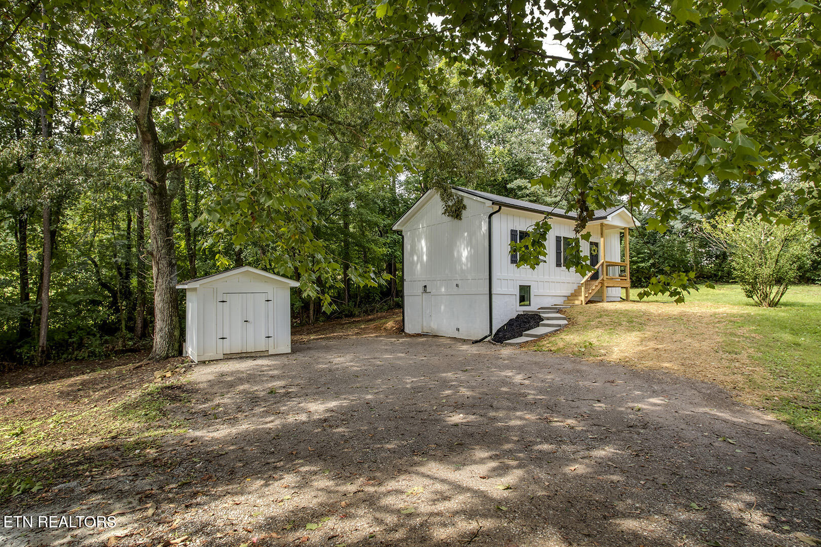 329 Old Emory Road Clinton TN 37716