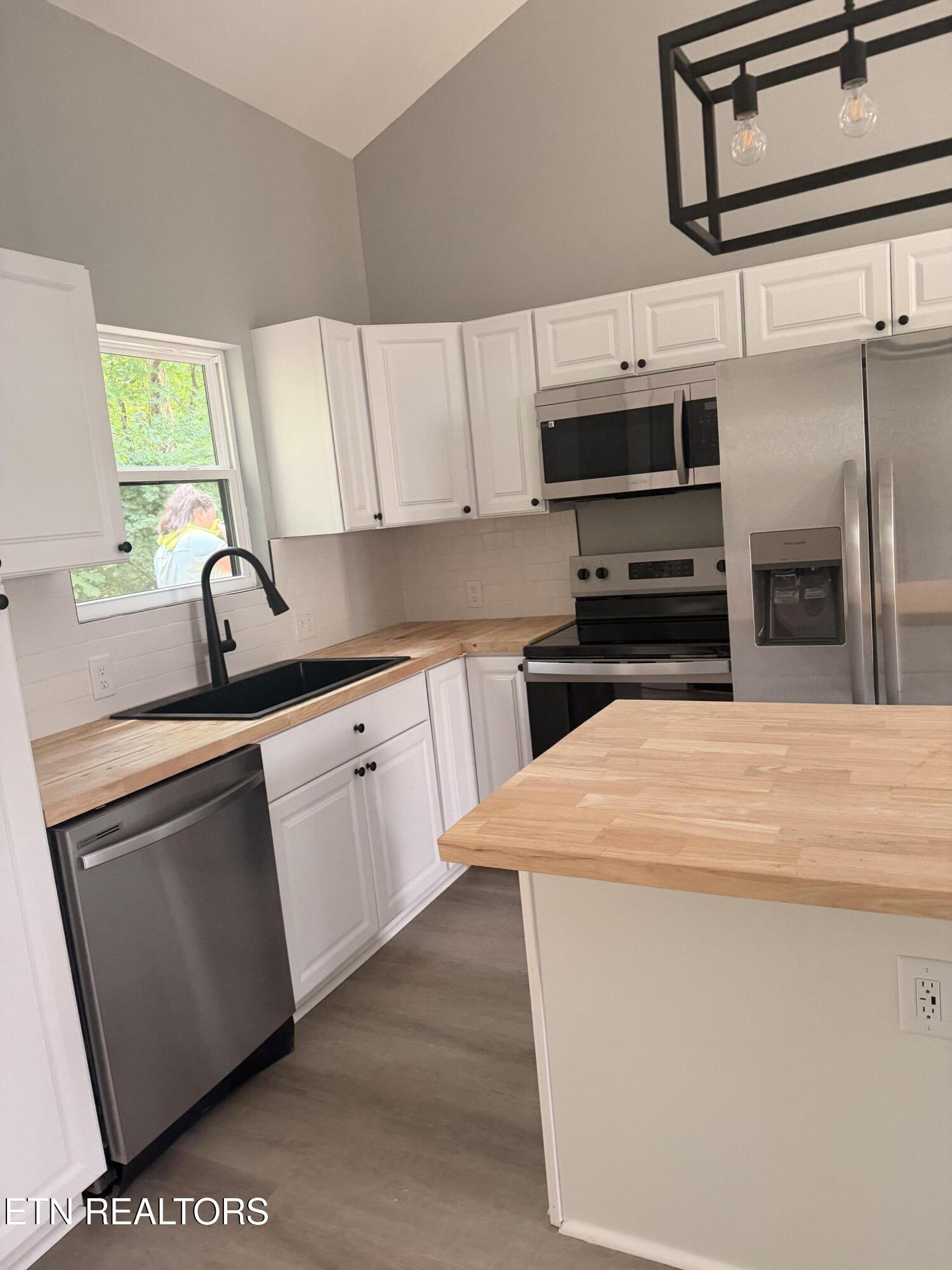 329 Old Emory Road Clinton TN 37716