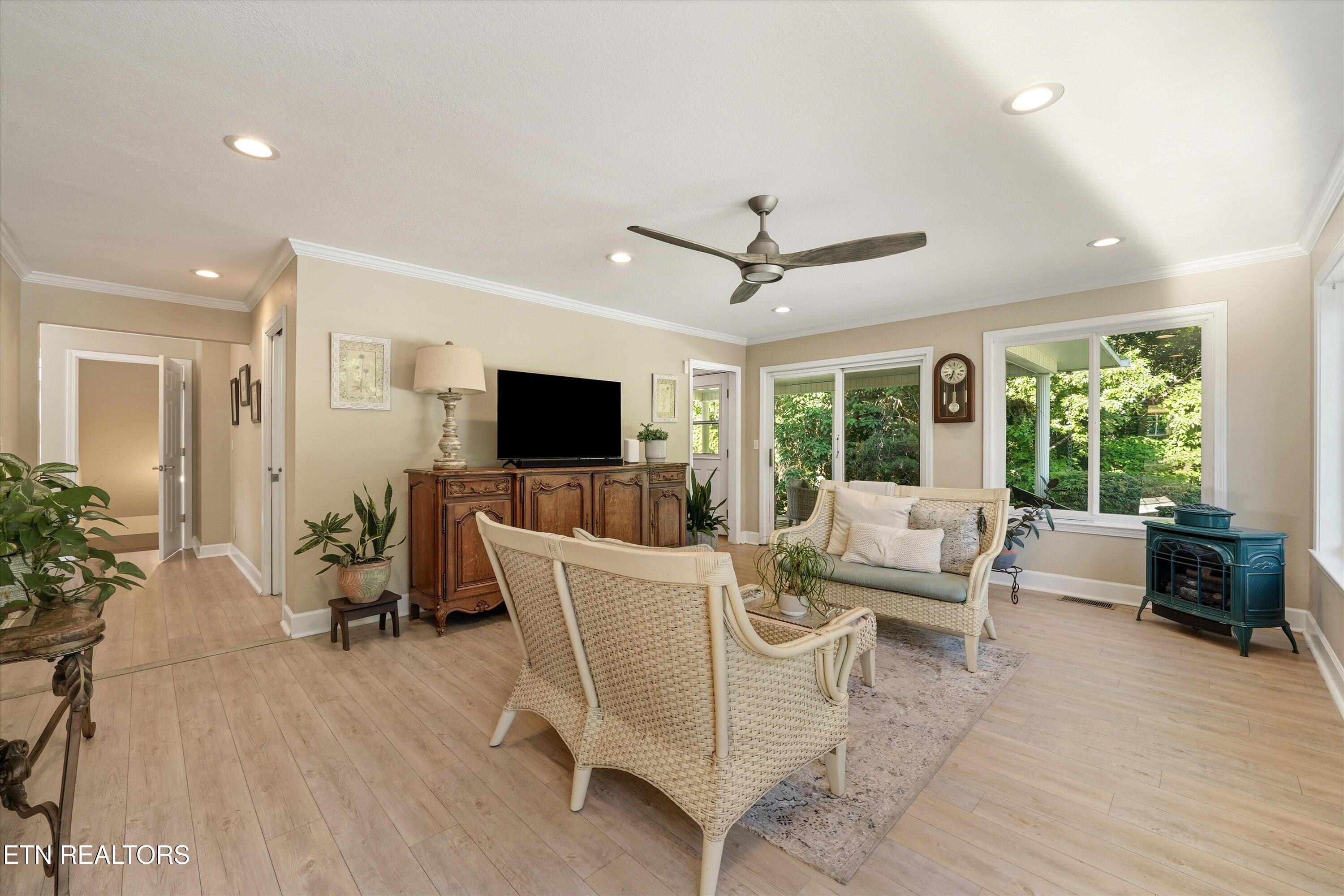 619 Emerald Avenue Kodak TN 37764