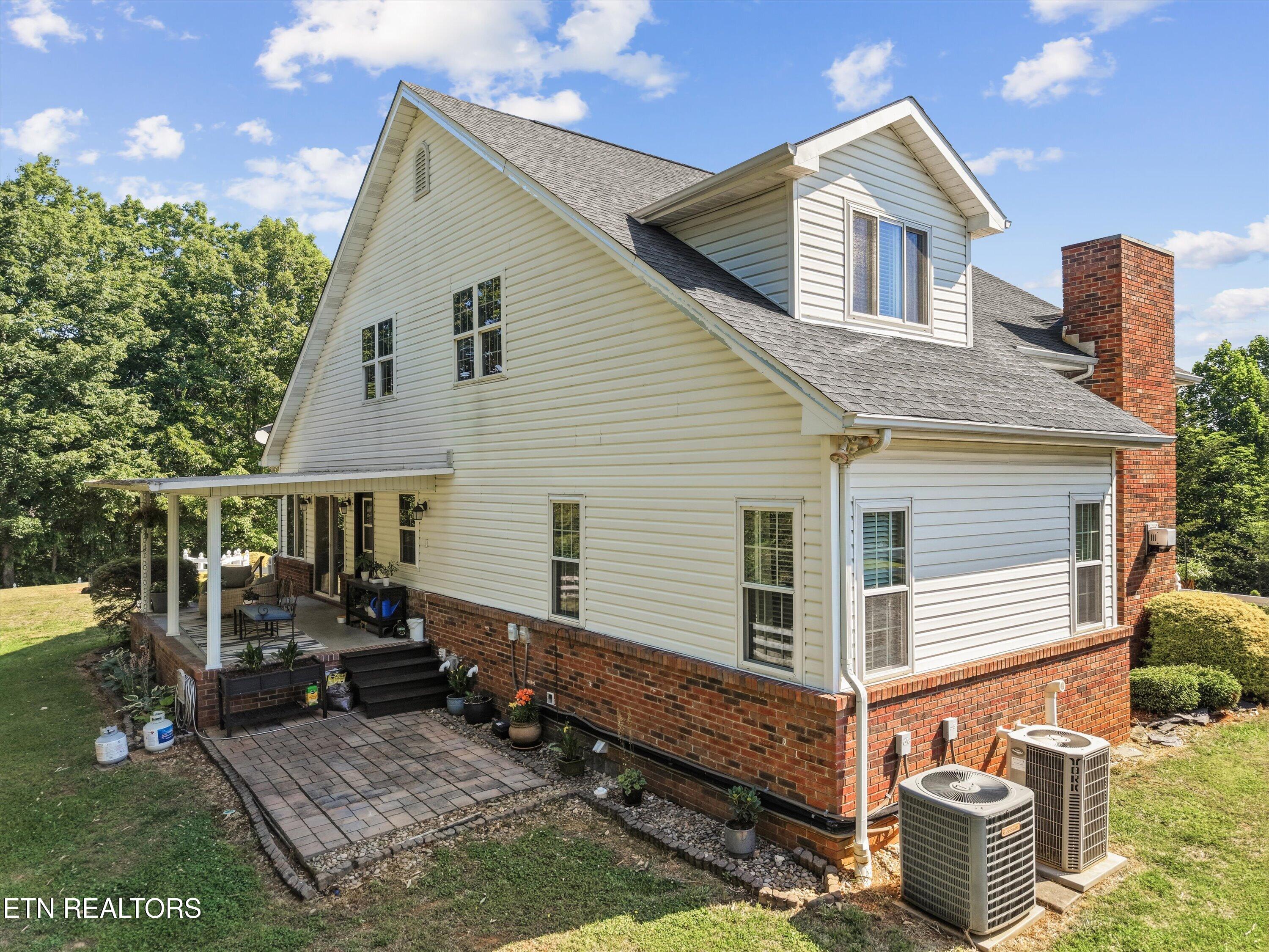 619 Emerald Avenue Kodak TN 37764