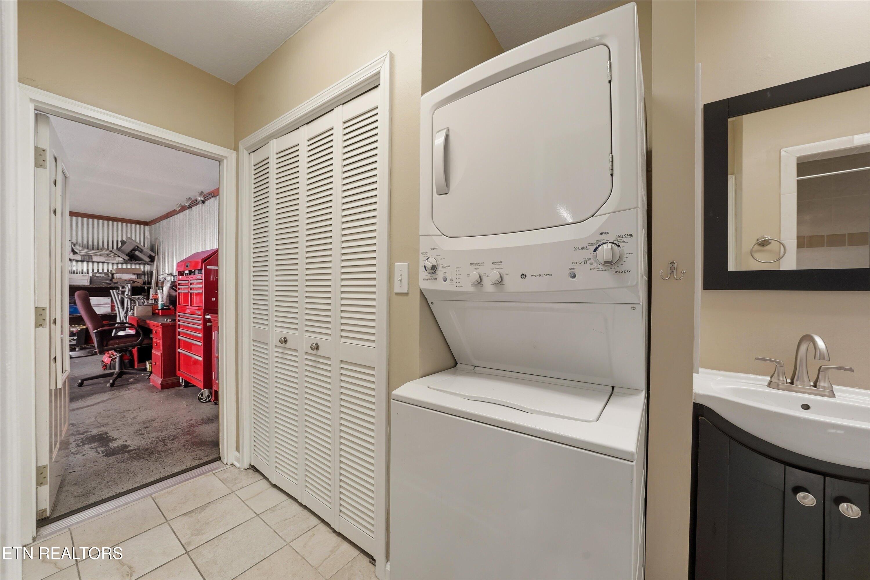 619 Emerald Avenue Kodak TN 37764
