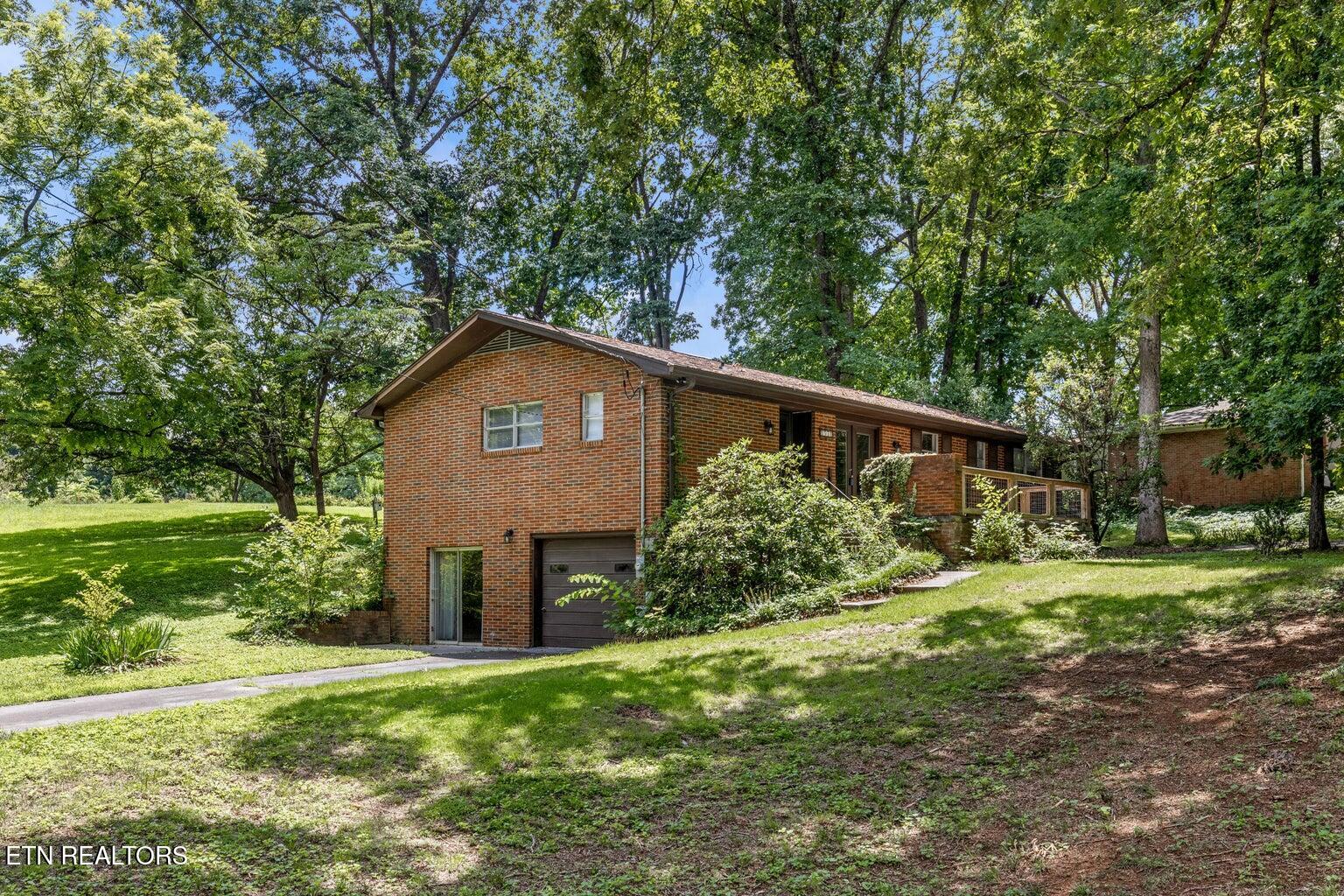 1534 Mcilvaine Drive Maryville TN 37803