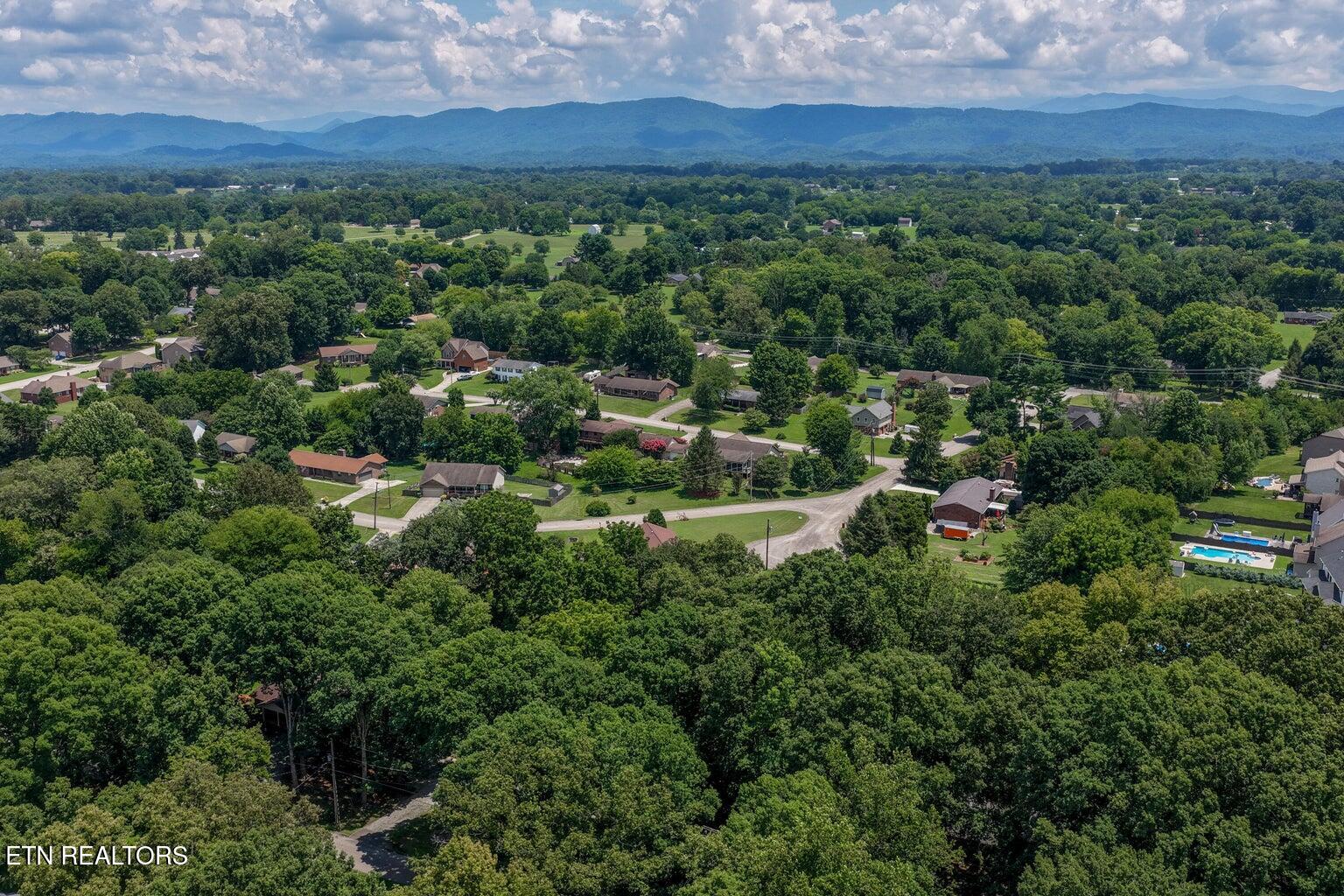 1534 Mcilvaine Drive Maryville TN 37803