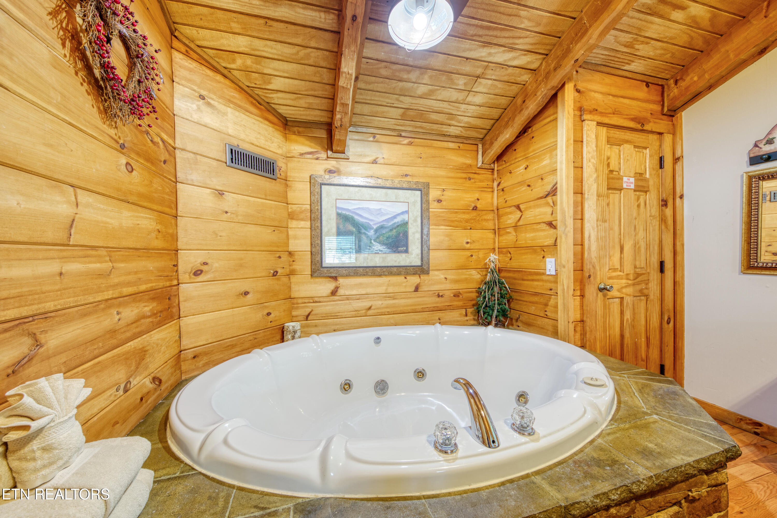 1136 E Foothills Drive Gatlinburg TN 37738