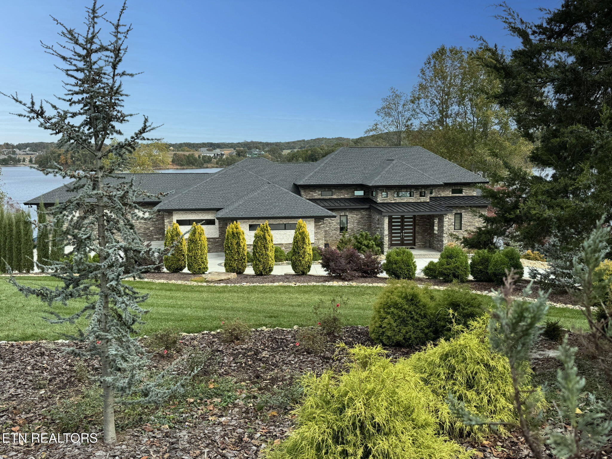 322 Okmulgee Circle Loudon TN 37774