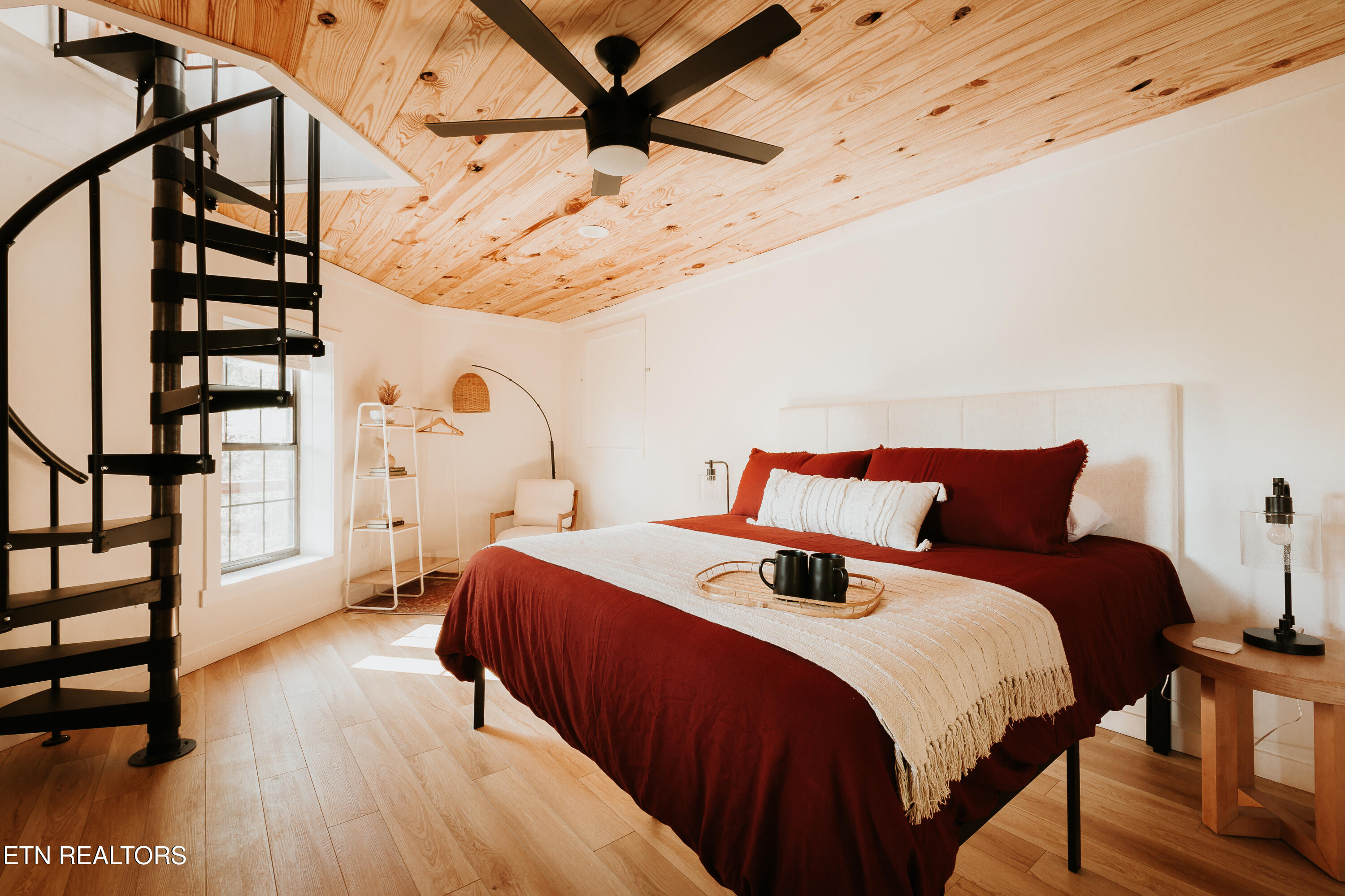 1052 E Foothills Drive Gatlinburg TN 37738