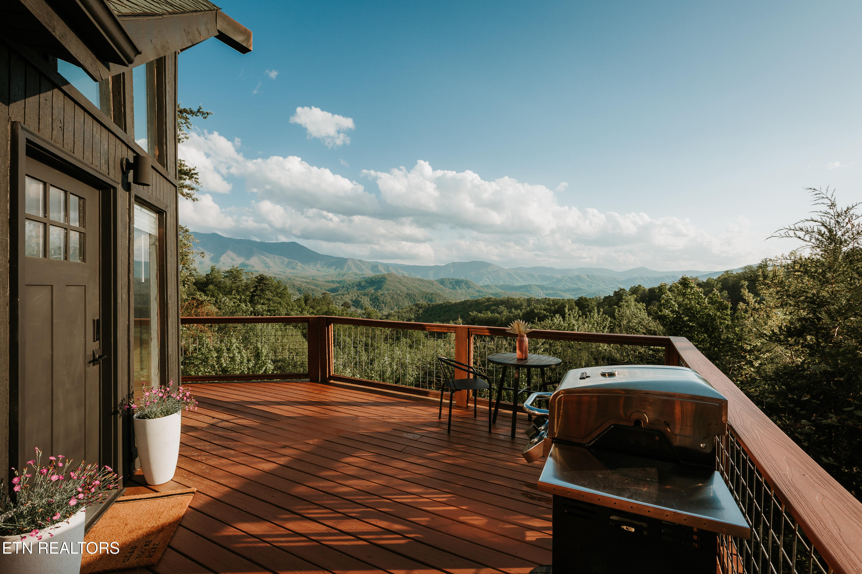 1052 E Foothills Drive Gatlinburg TN 37738