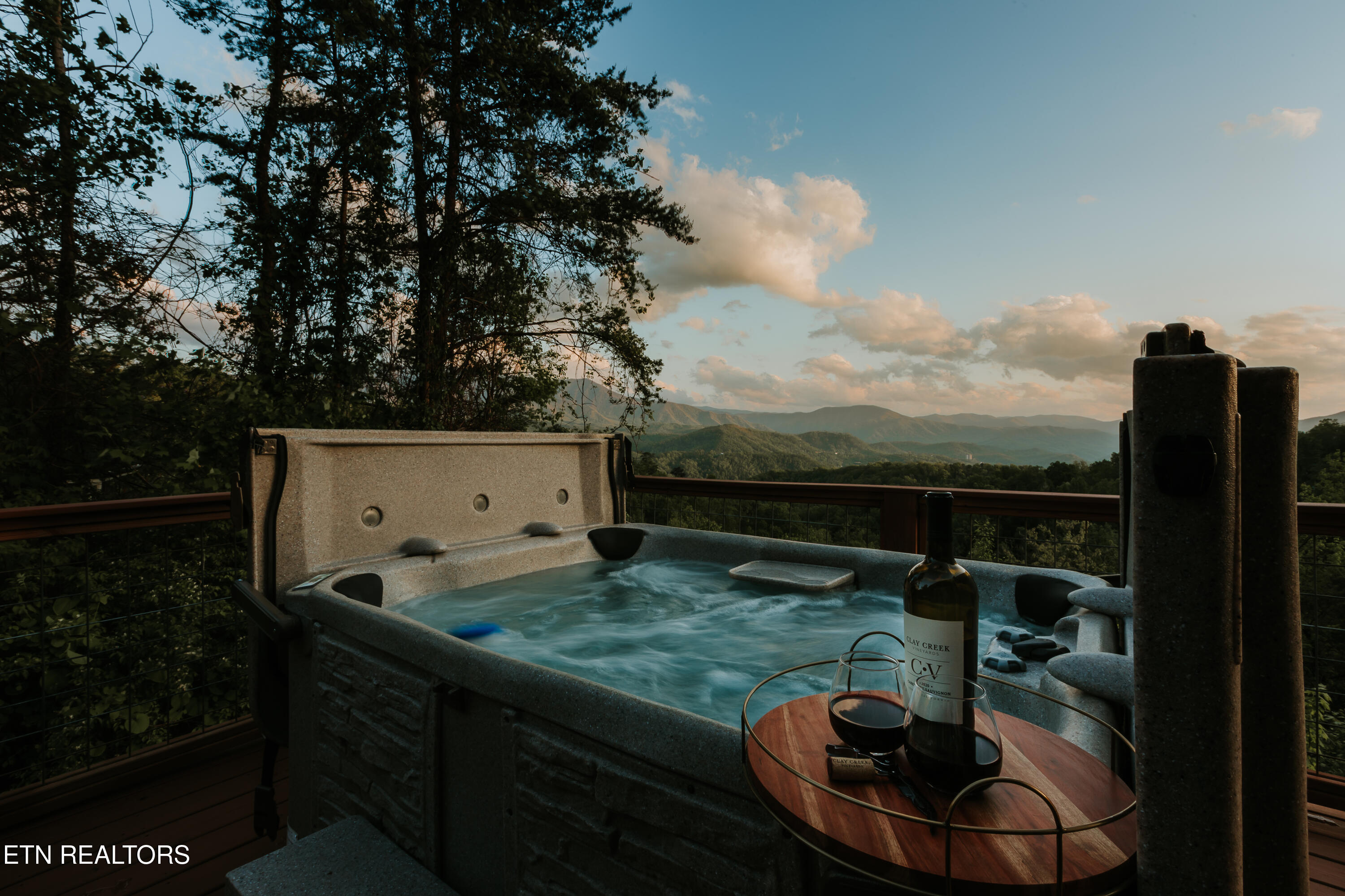 1052 E Foothills Drive Gatlinburg TN 37738