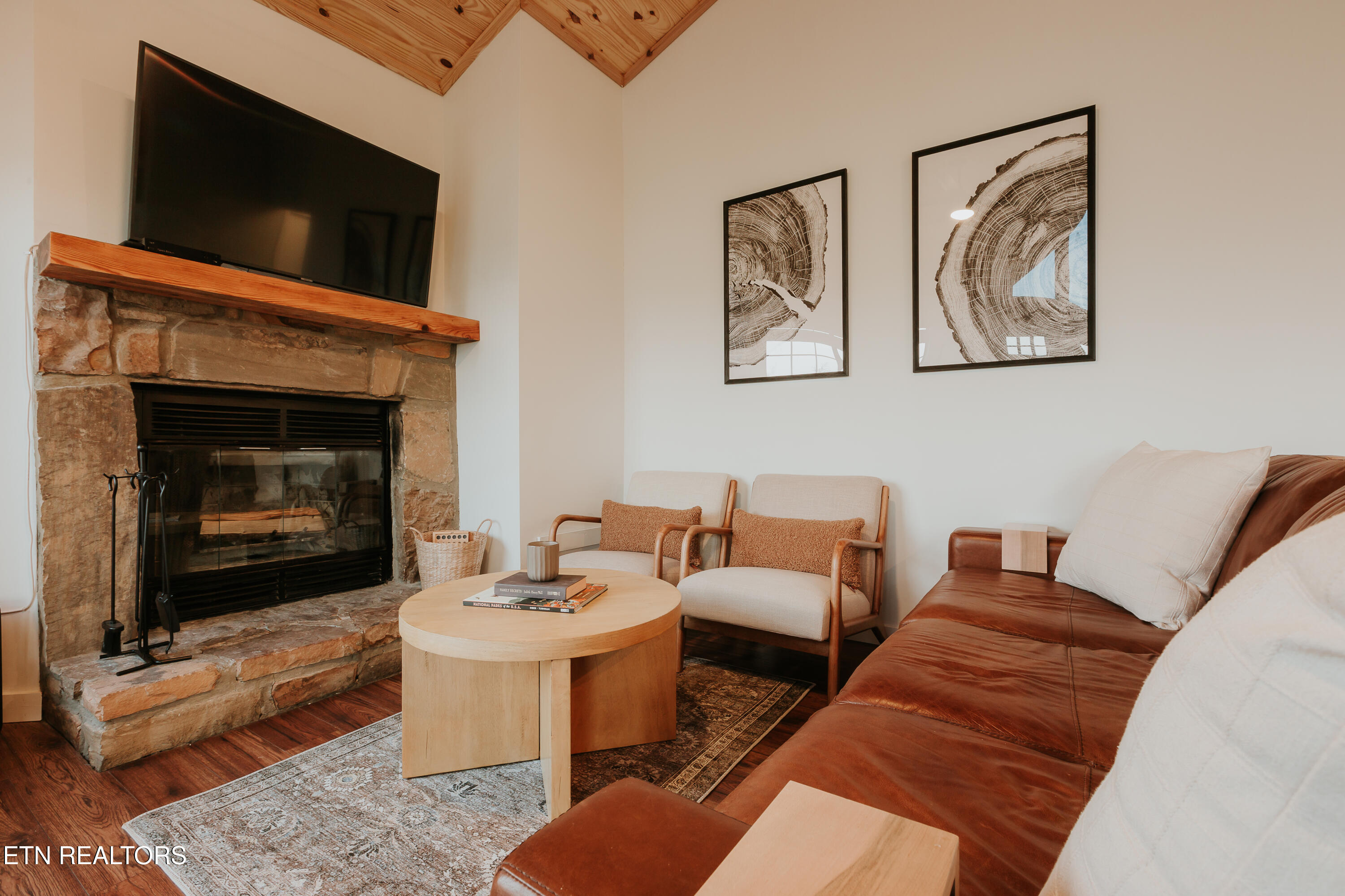 1052 E Foothills Drive Gatlinburg TN 37738