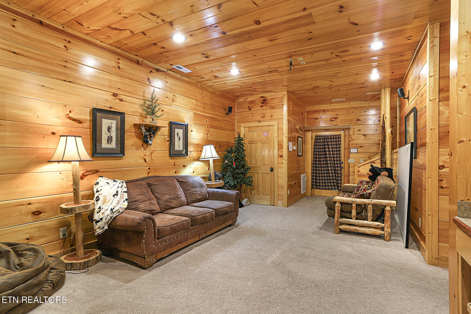 2027 Smoky Cove Road Sevierville TN 37876
