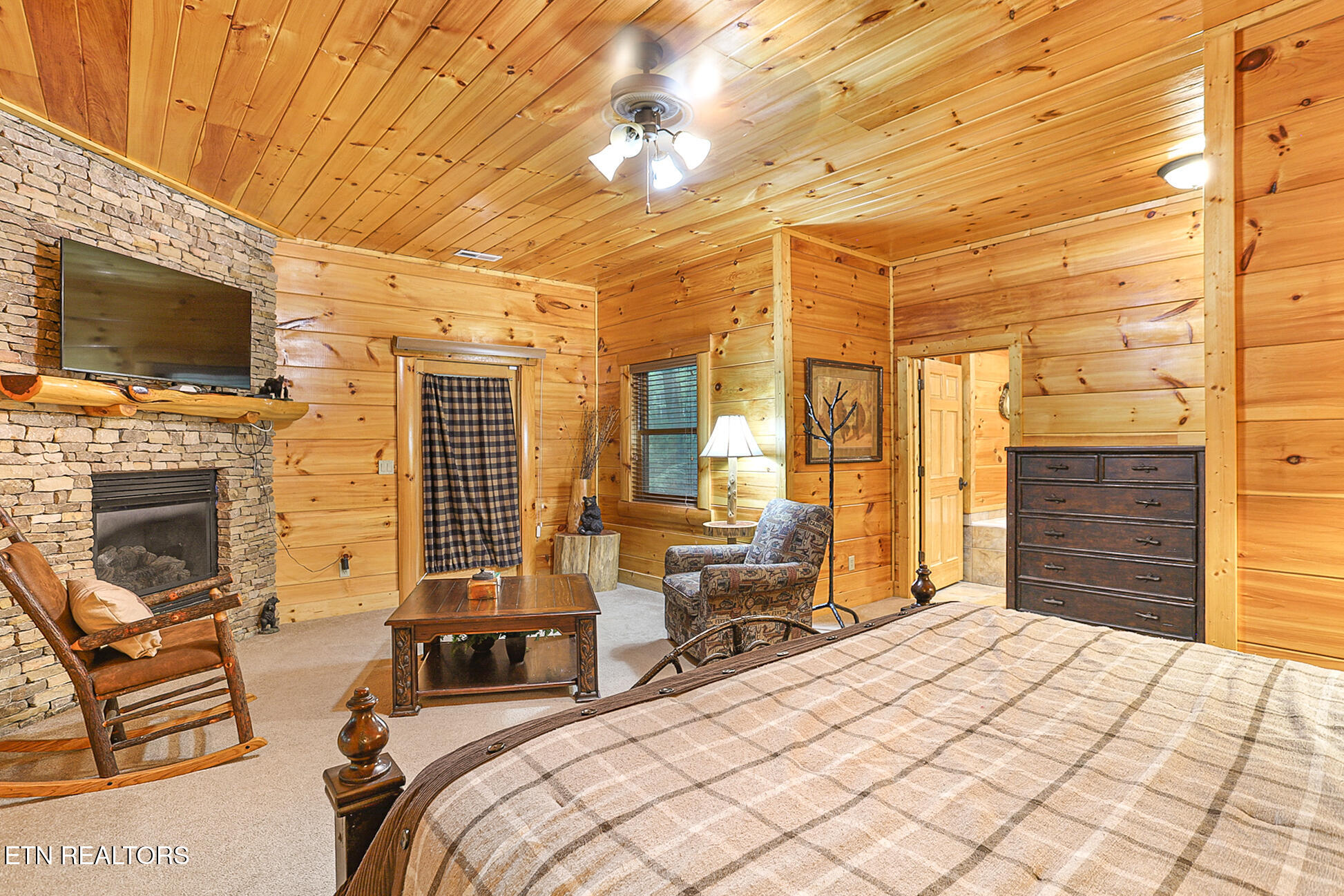 2027 Smoky Cove Road Sevierville TN 37876