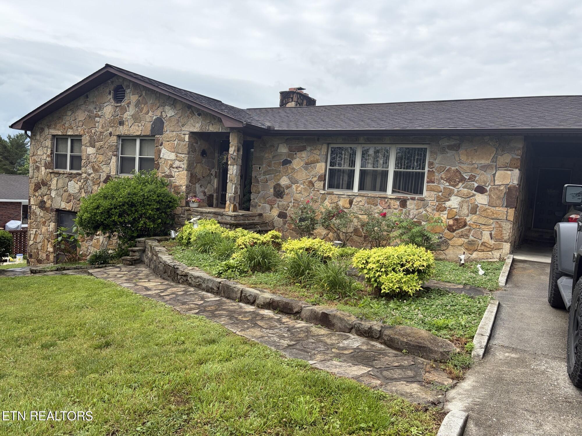 119 Mountain View Road Jacksboro TN 37757
