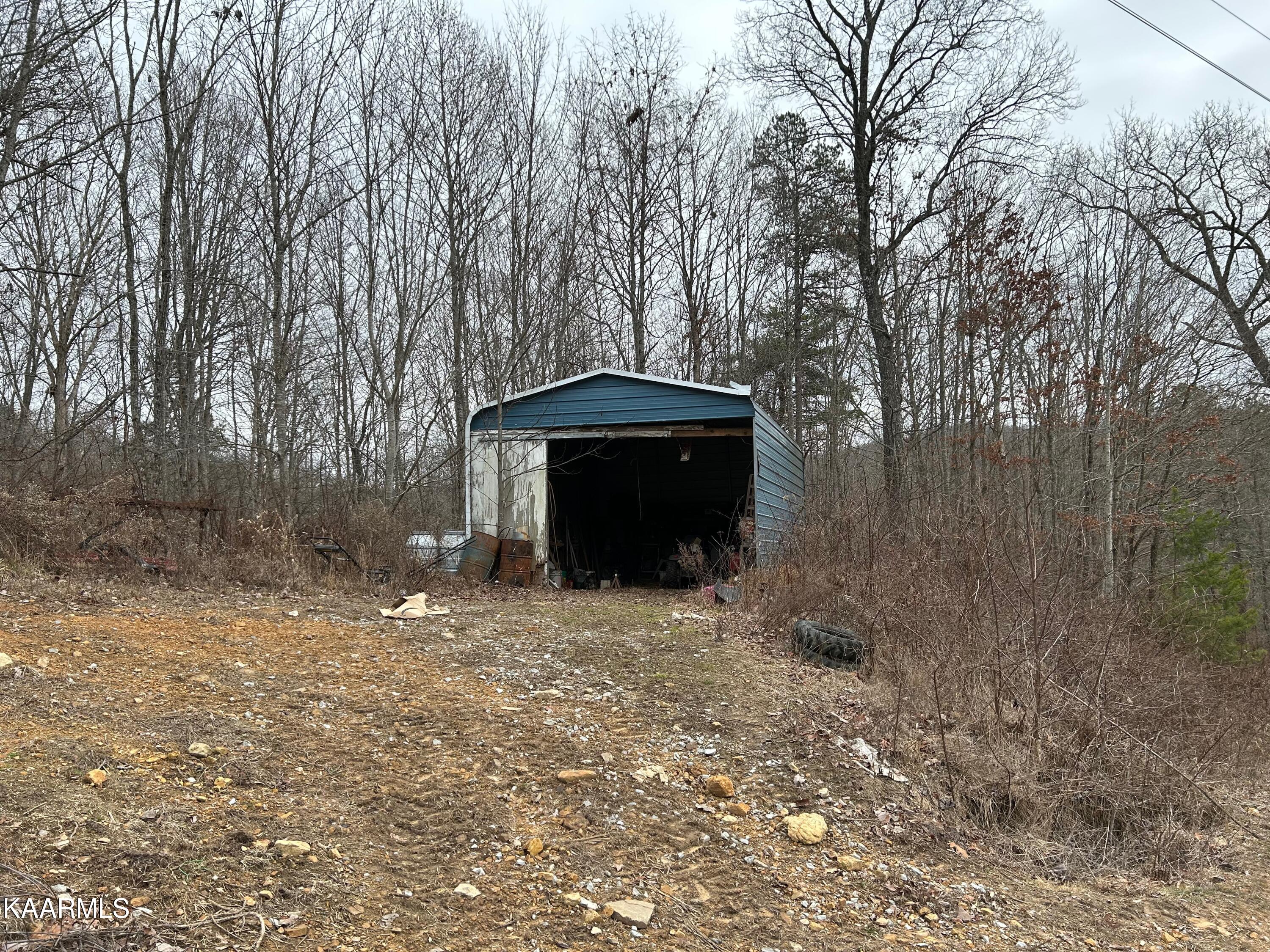 5271 Vardy Blackwater Road Sneedville TN 37869
