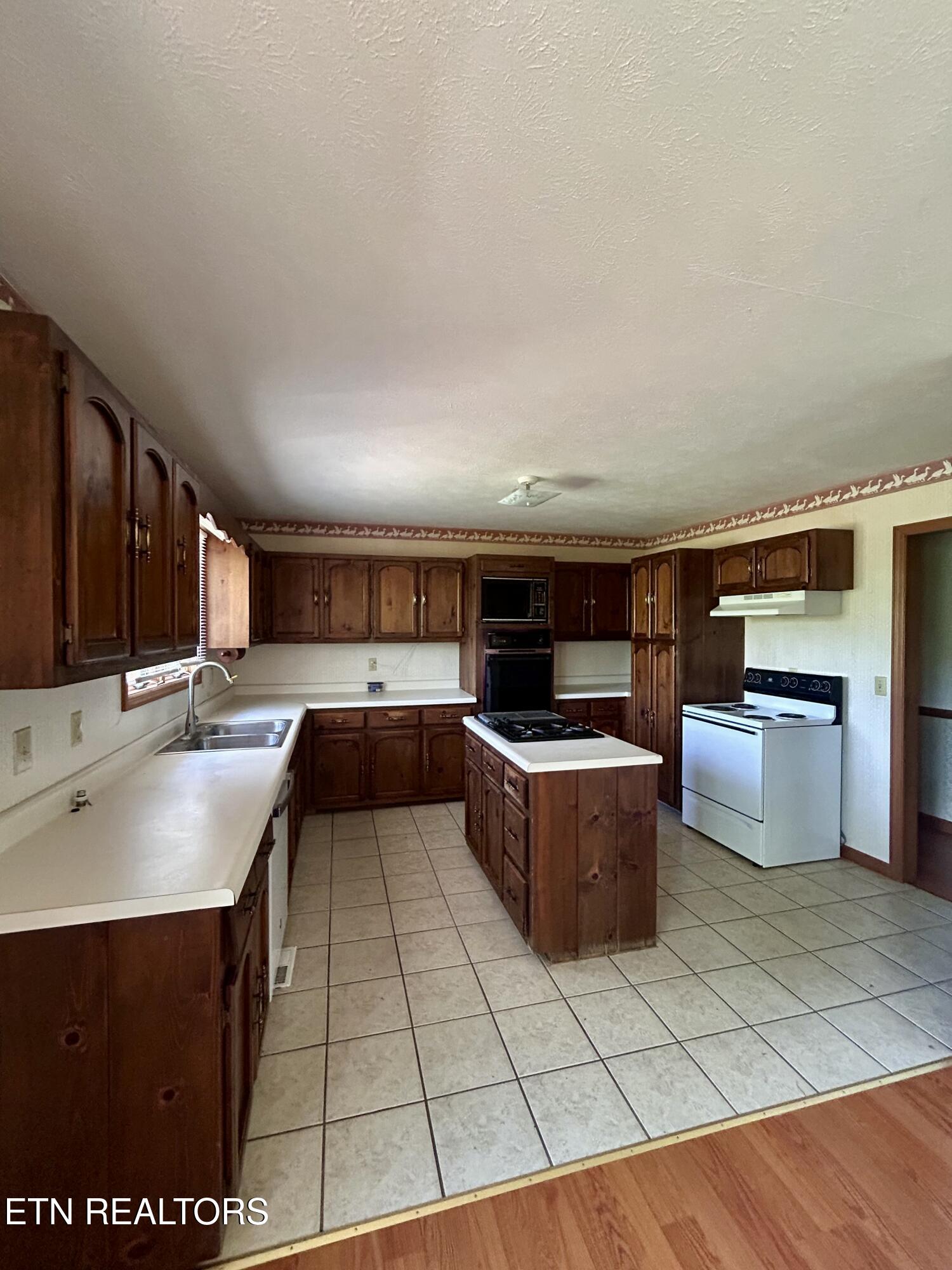 690 Stevens Street Rogersville TN 37857