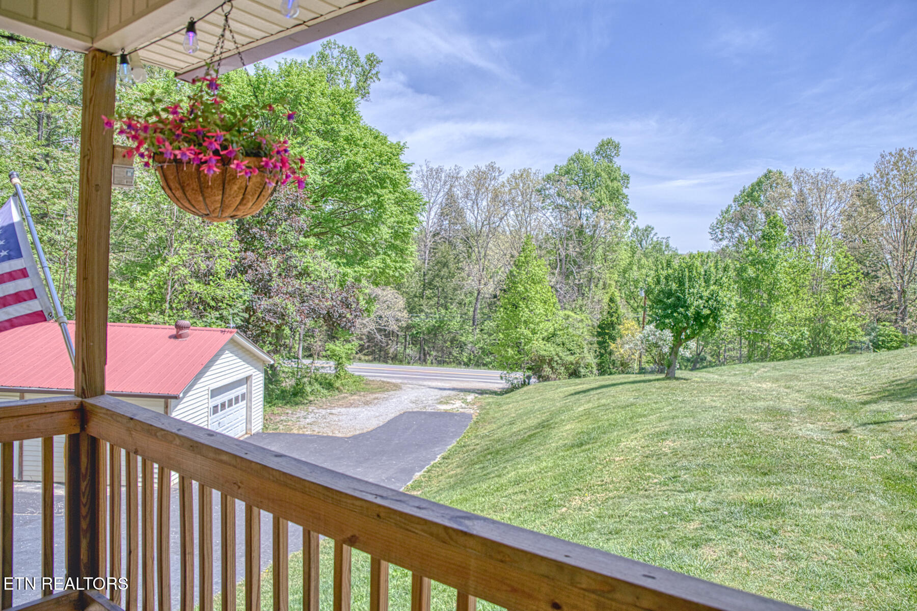 2952 Hanging Limb Highway Monterey TN 38574