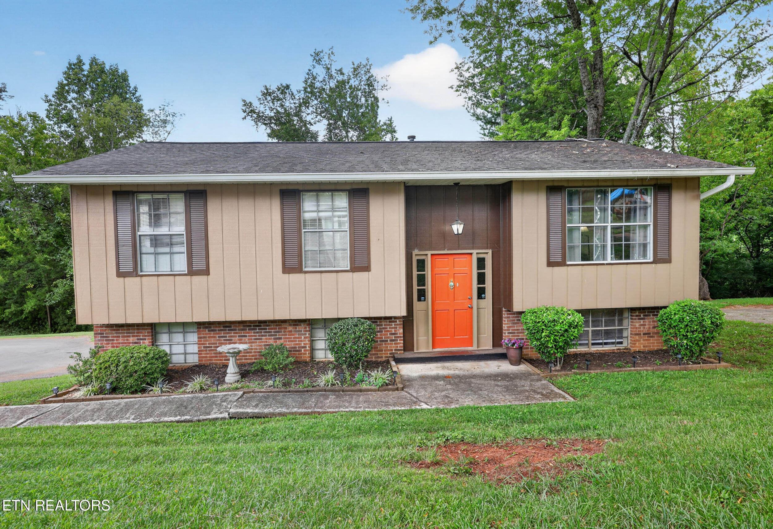 2220 Highland Road Maryville TN 37801