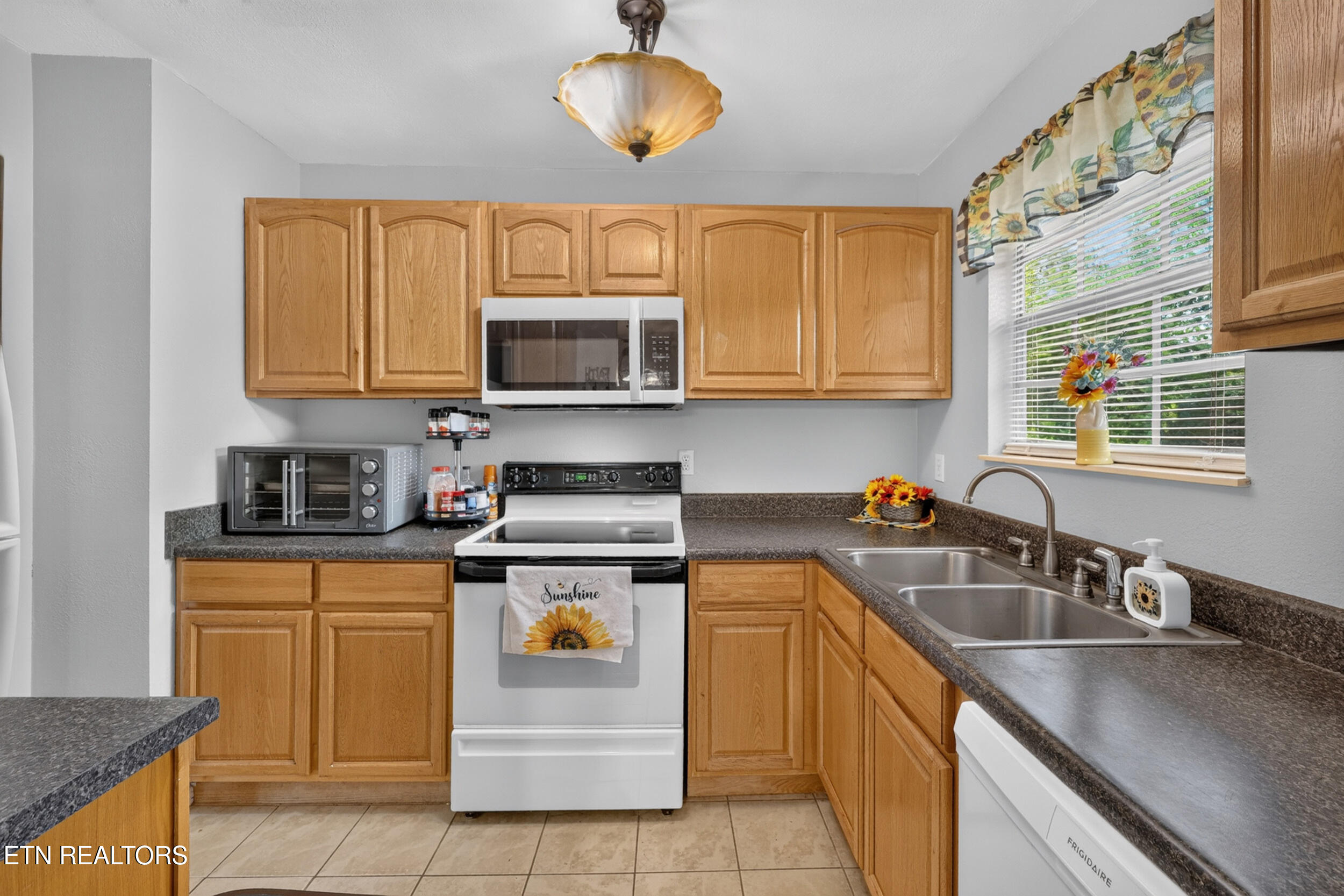 2220 Highland Road Maryville TN 37801