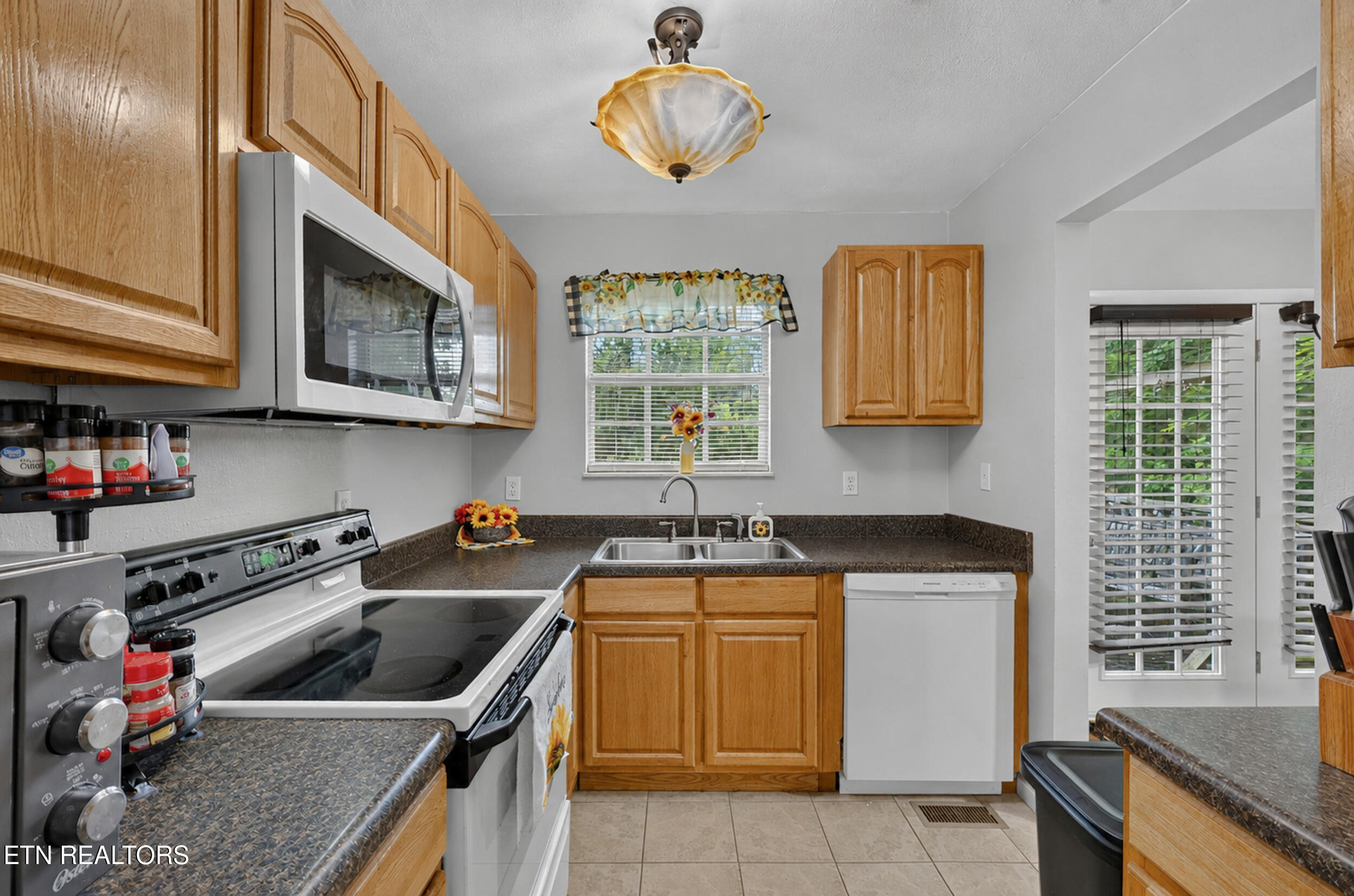 2220 Highland Road Maryville TN 37801
