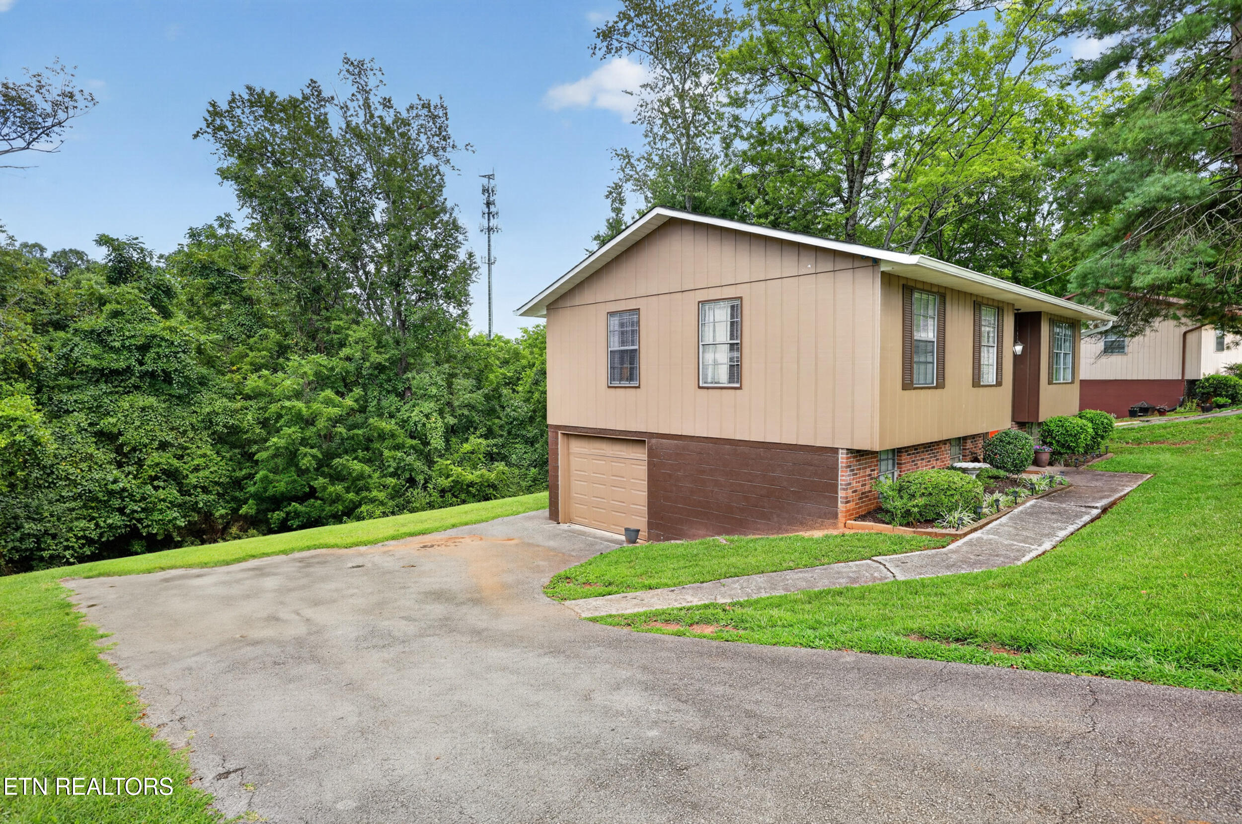 2220 Highland Road Maryville TN 37801