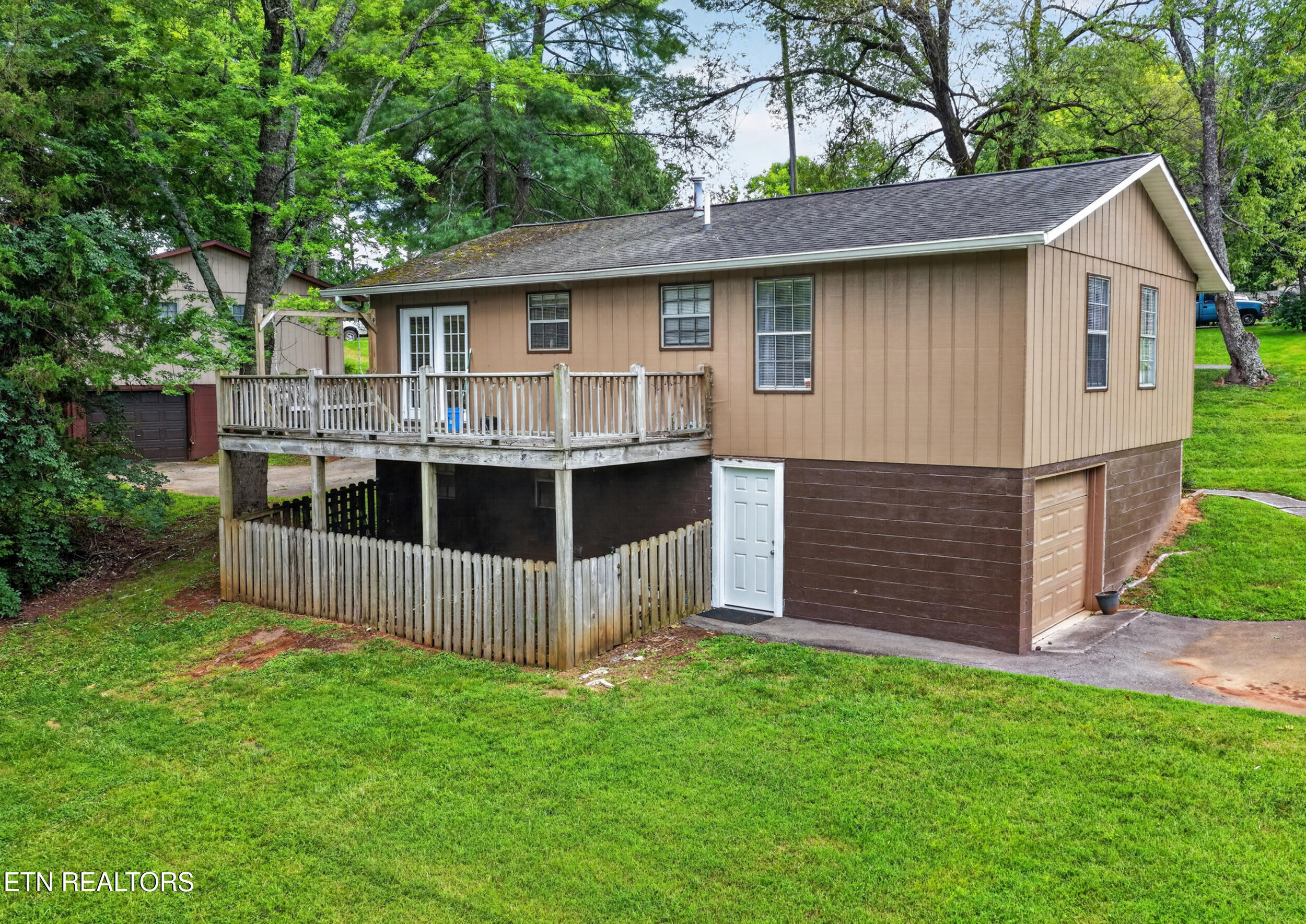 2220 Highland Road Maryville TN 37801