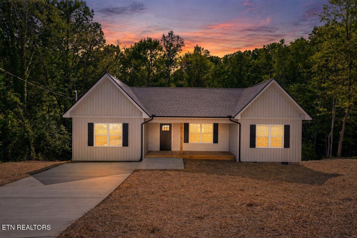 208 Vintage Lane Clinton TN 37716