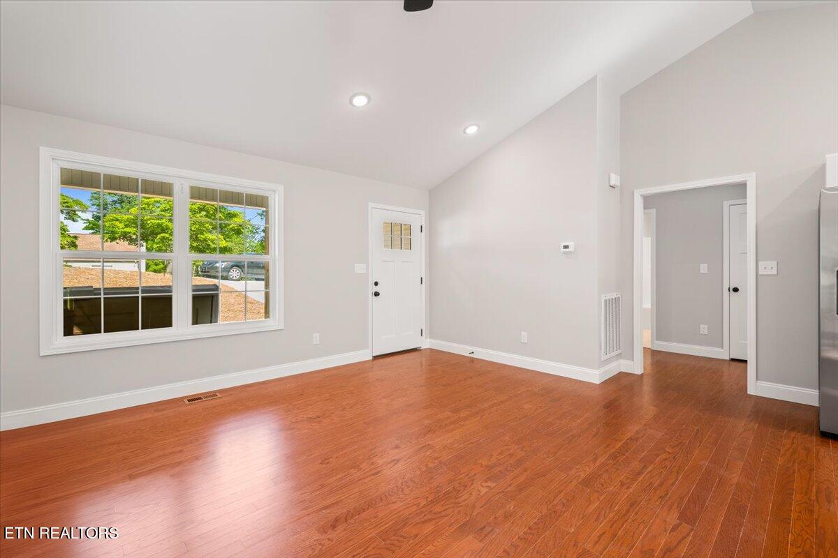 208 Vintage Lane Clinton TN 37716