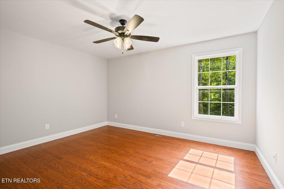 208 Vintage Lane Clinton TN 37716