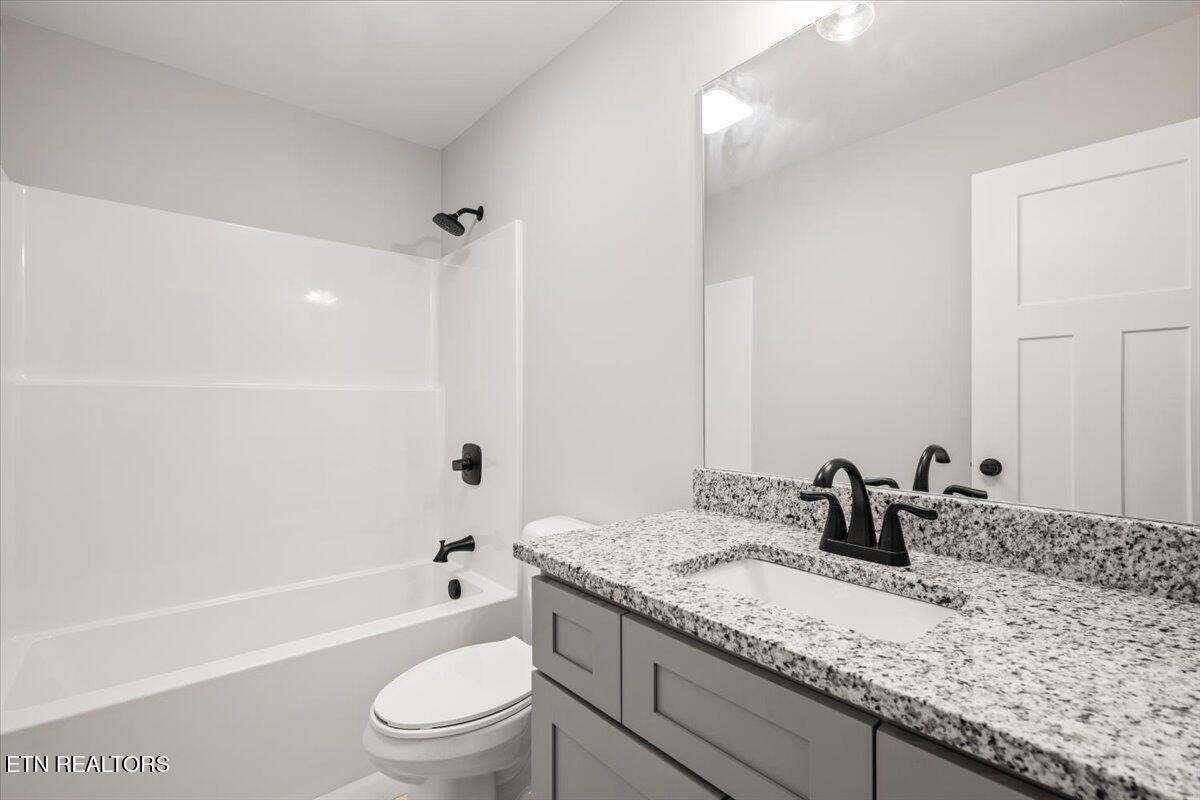 208 Vintage Lane Clinton TN 37716