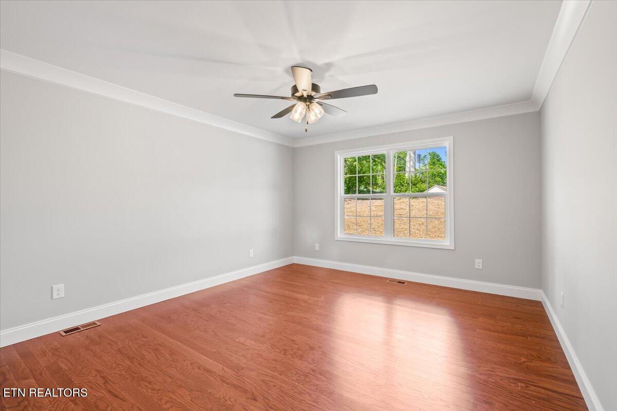208 Vintage Lane Clinton TN 37716