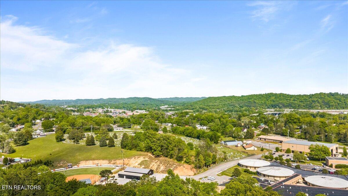 208 Vintage Lane Clinton TN 37716