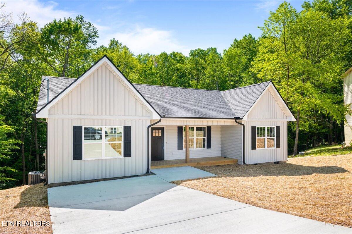 208 Vintage Lane Clinton TN 37716