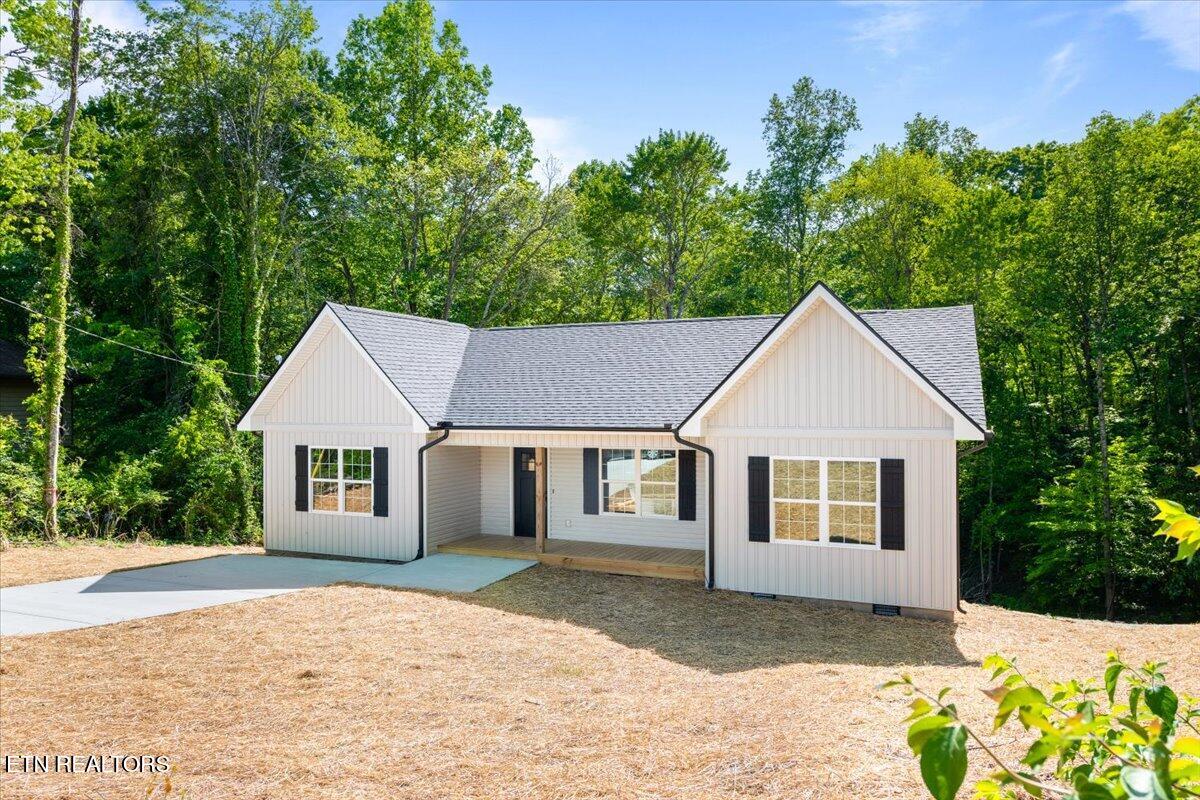 208 Vintage Lane Clinton TN 37716
