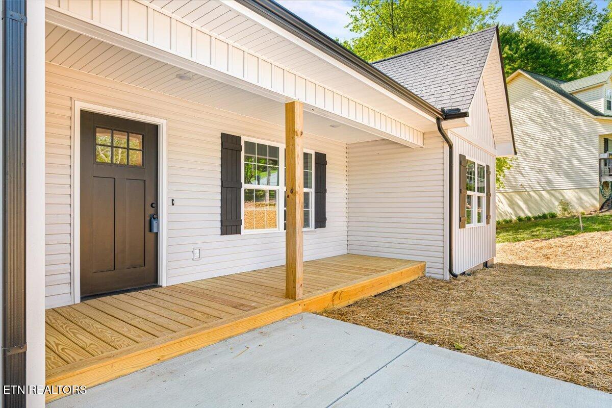 208 Vintage Lane Clinton TN 37716