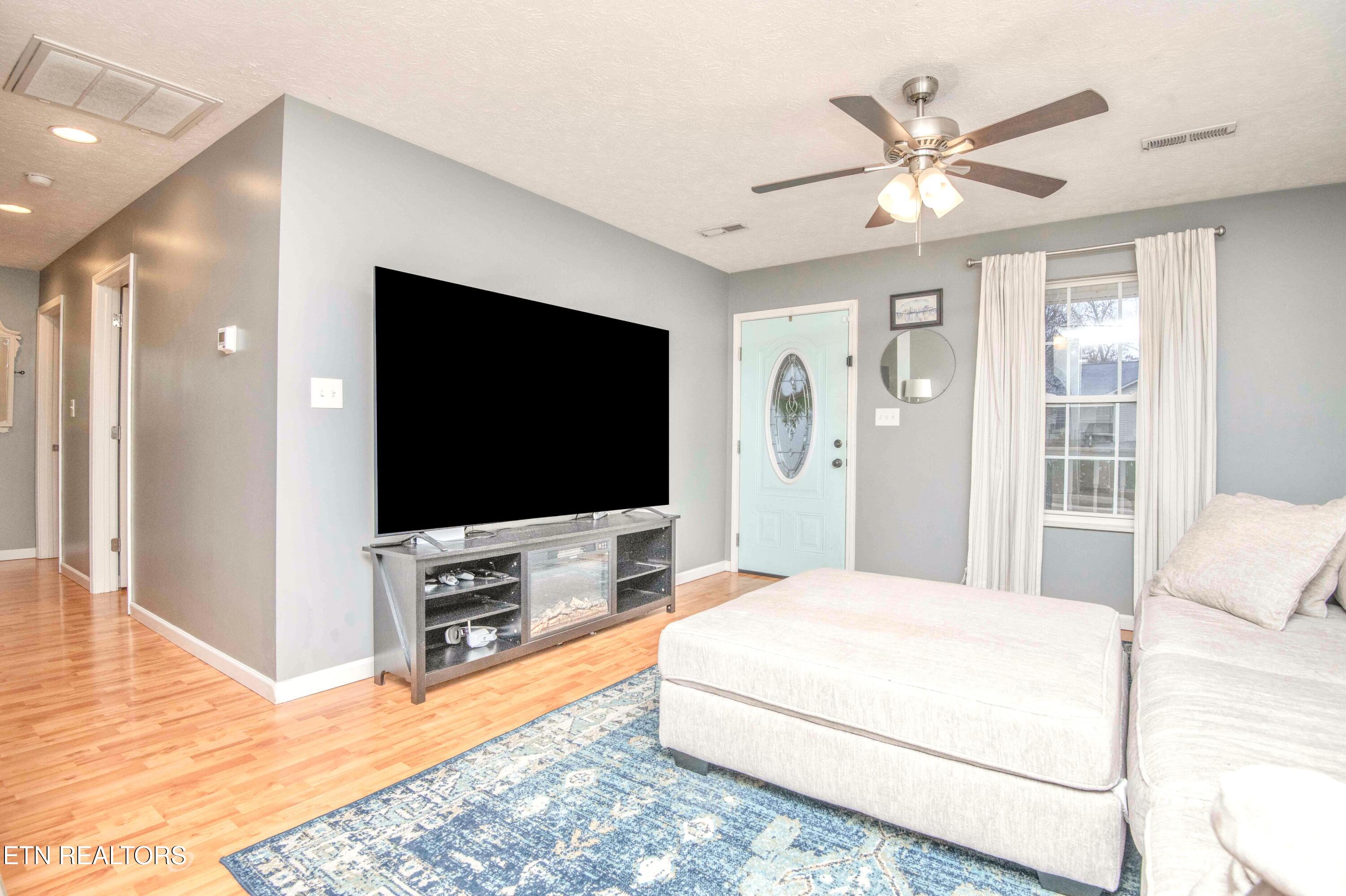 6111 Emerald Hills Lane Knoxville TN 37912