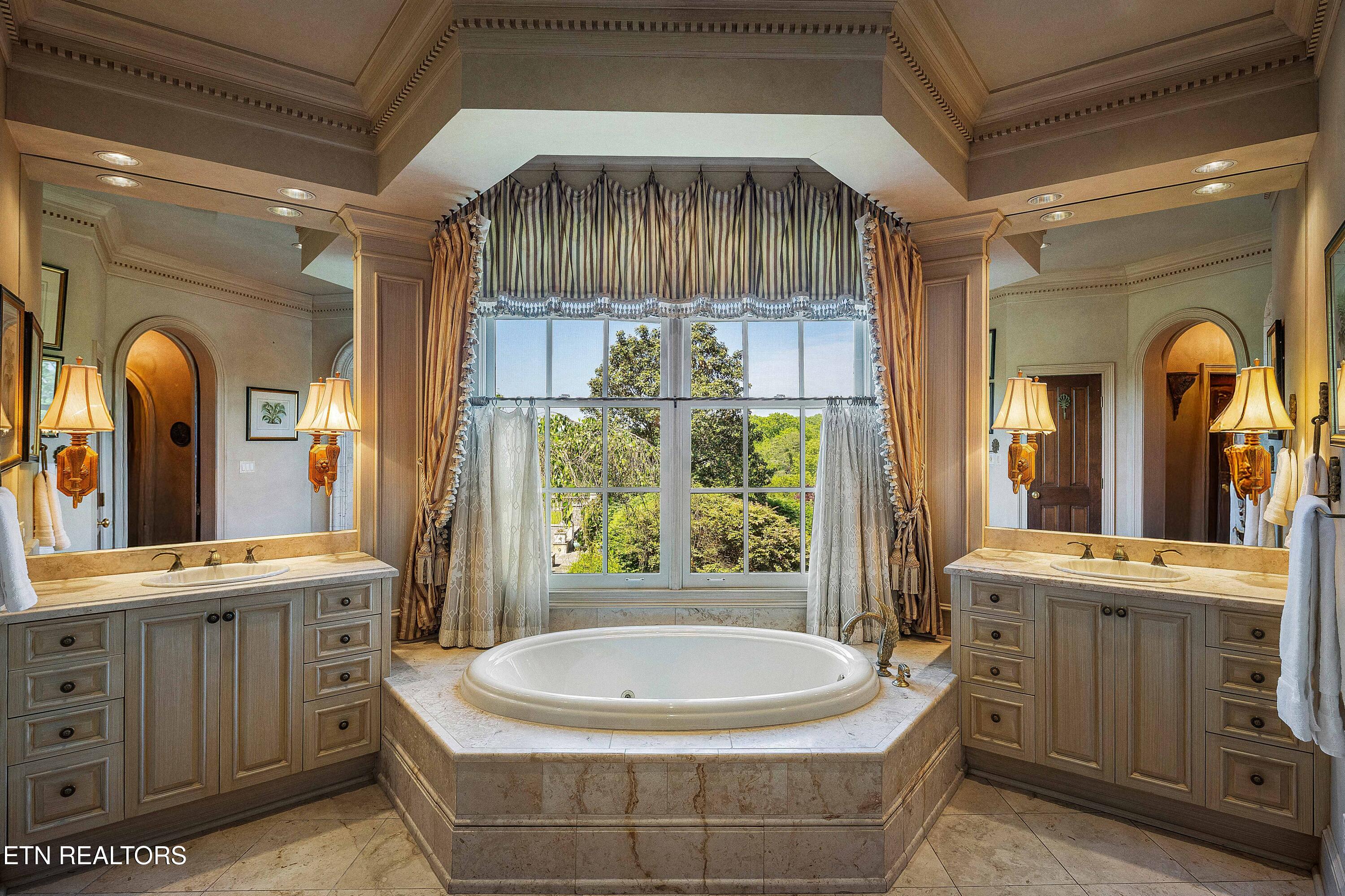 2009 Rudder Lane Knoxville TN 37919