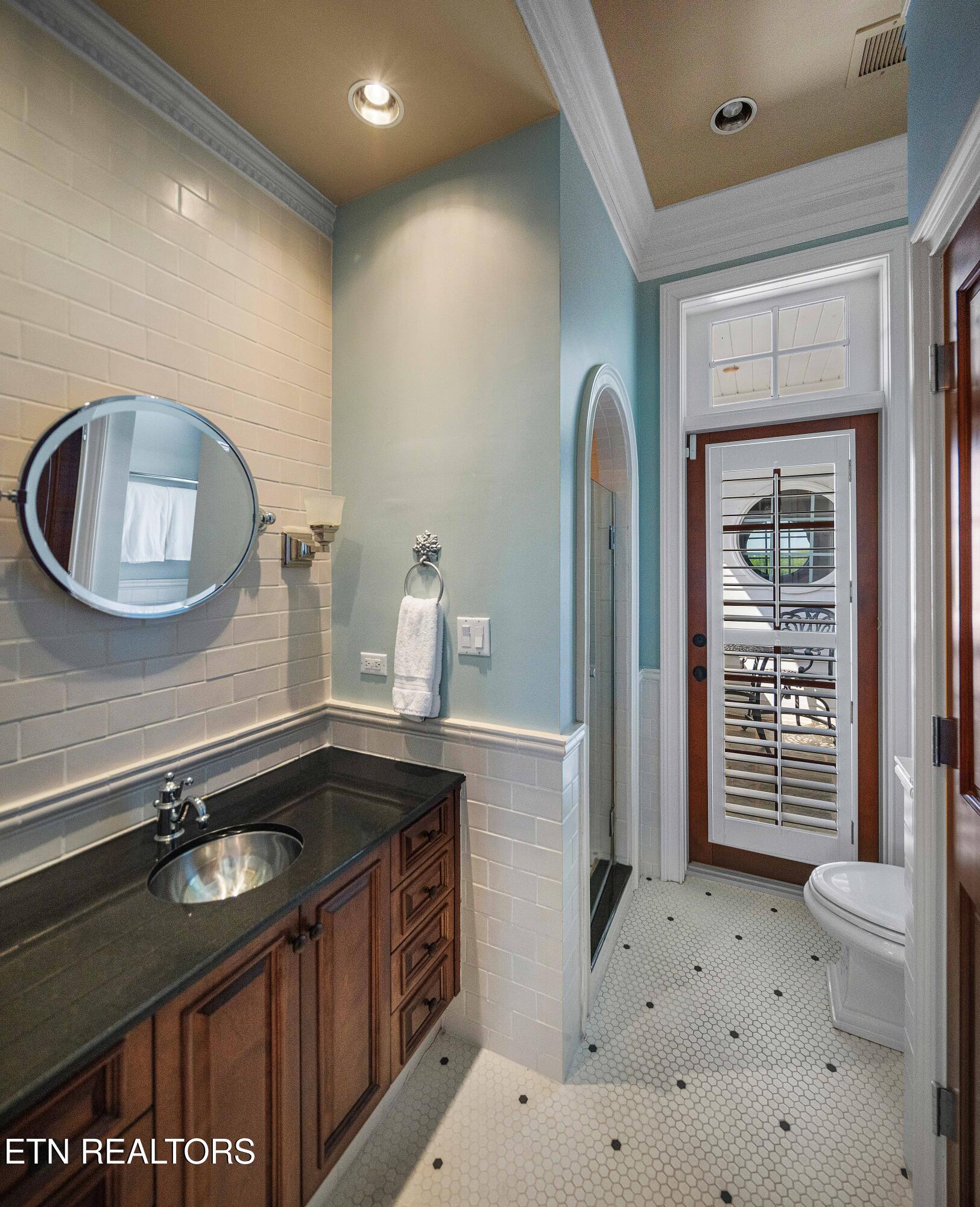 2009 Rudder Lane Knoxville TN 37919